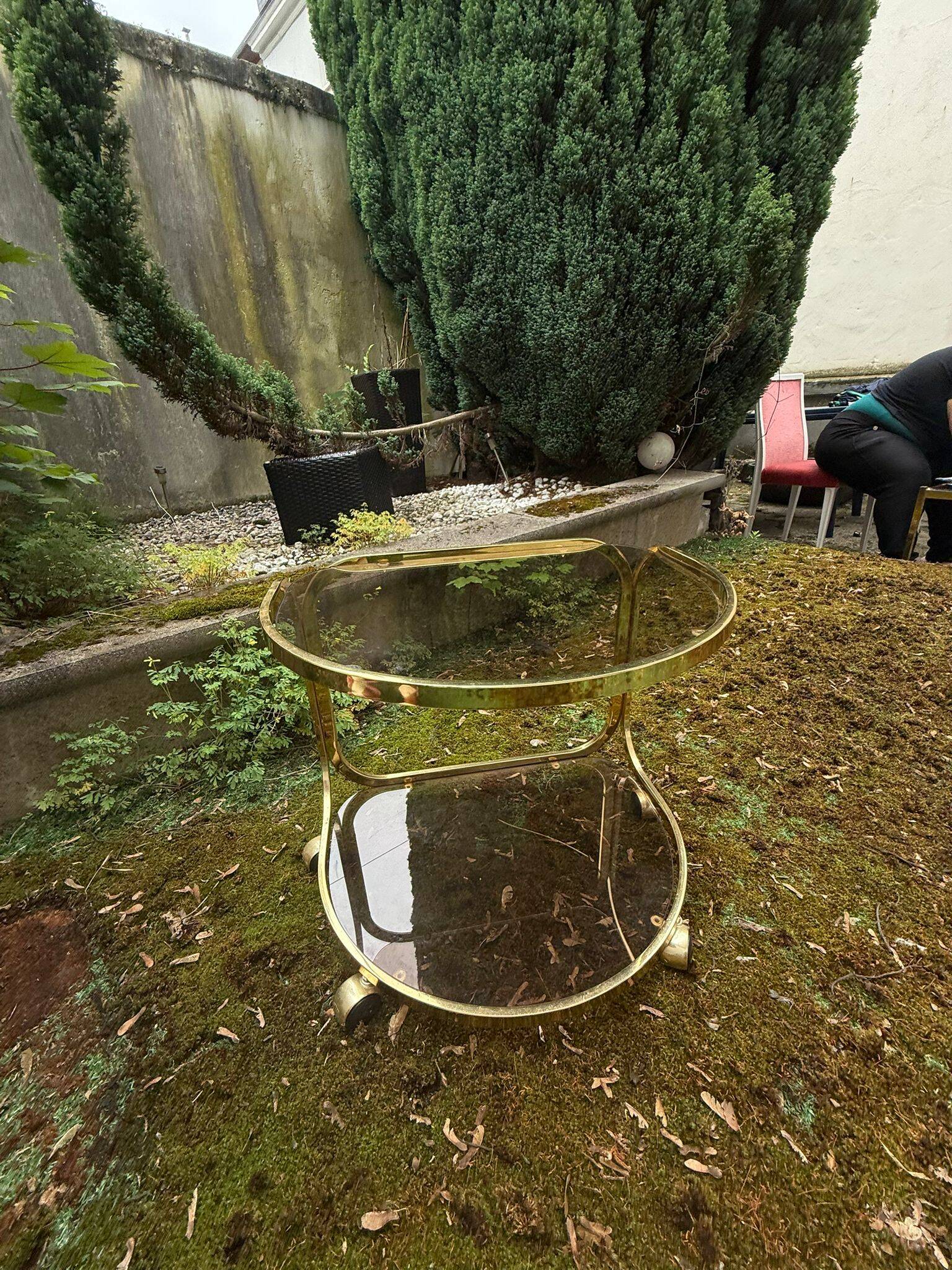 Desserte / Table Basse Vintage en Laiton Doré et Verre Fumé