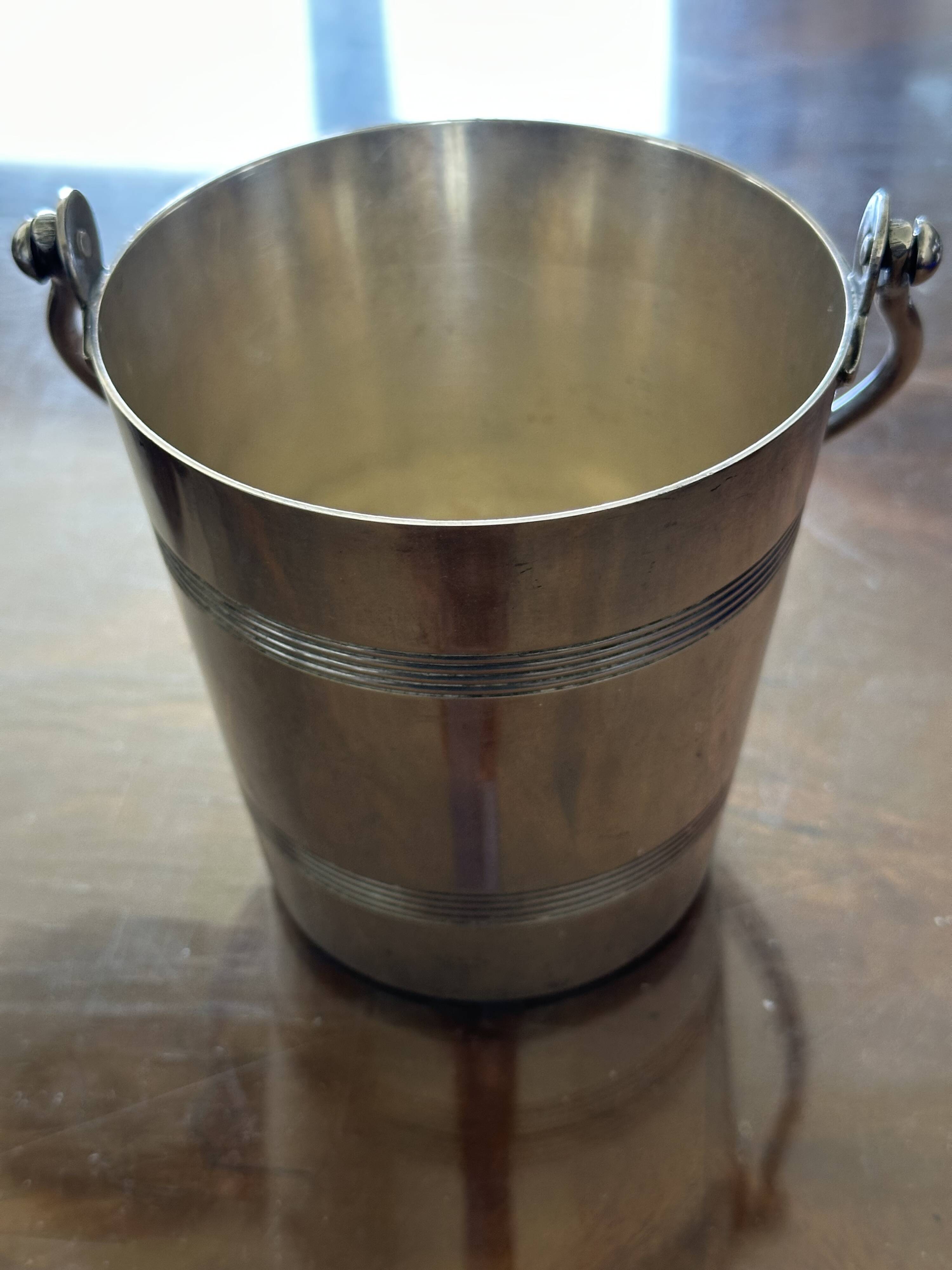 Ice bucket, 1930s period, silver-plated metal, 11 cm high