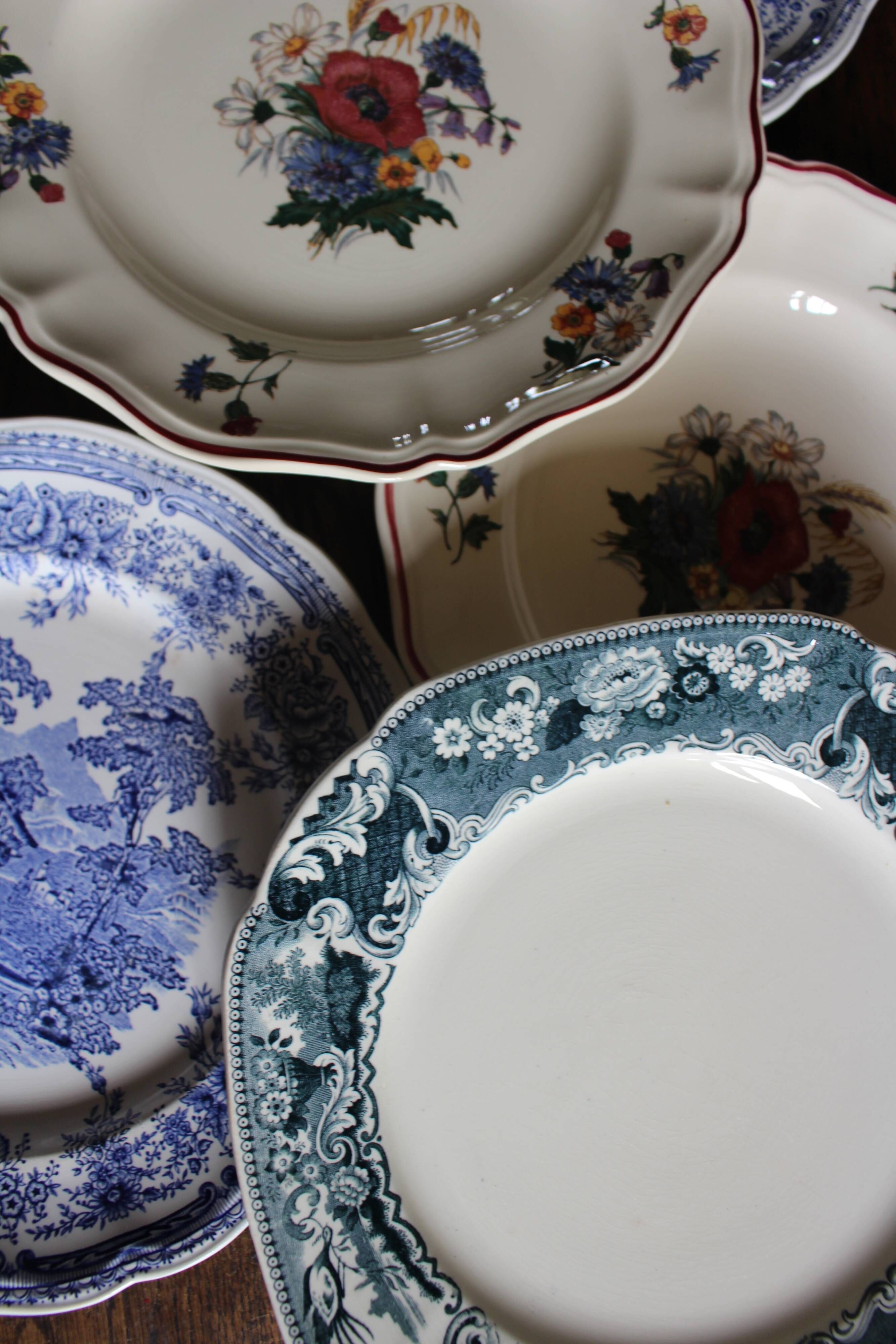 A set of 6 flat plates pairs Sarreguemines Lunéville Blue Flowers.