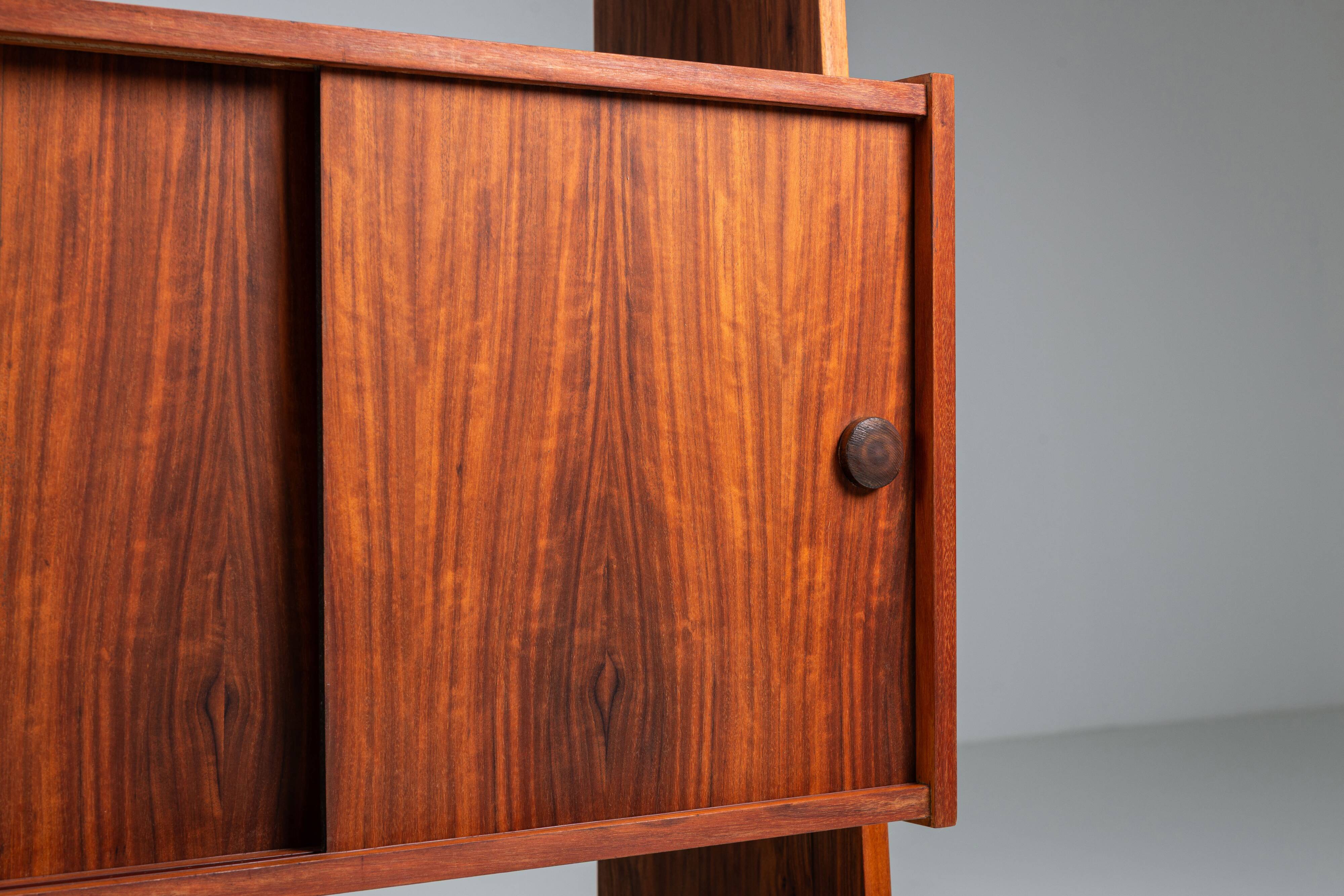 Italian bookcase with three shelves and storage
