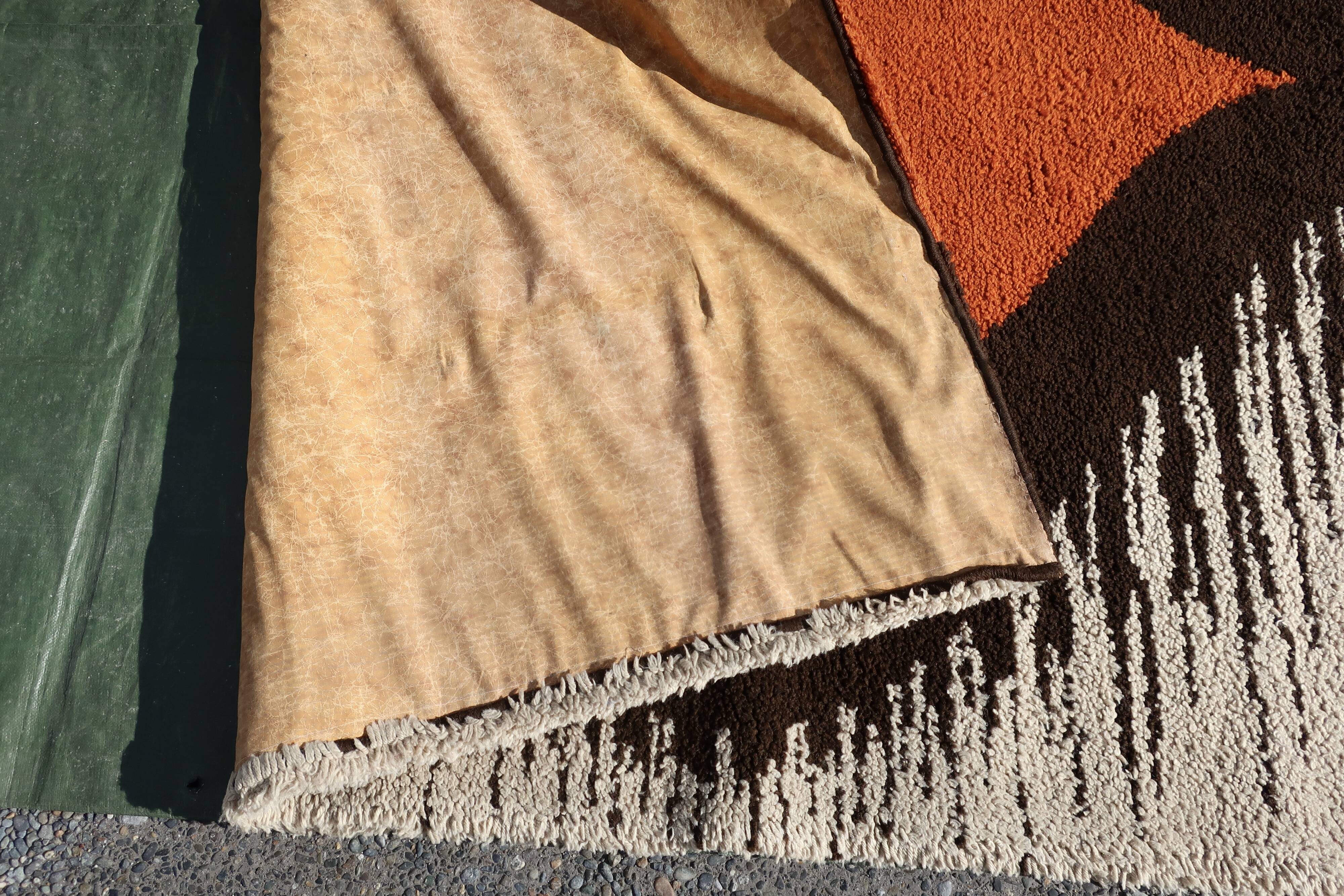 1970s designer rug in knotted wool 280 x 200 cm