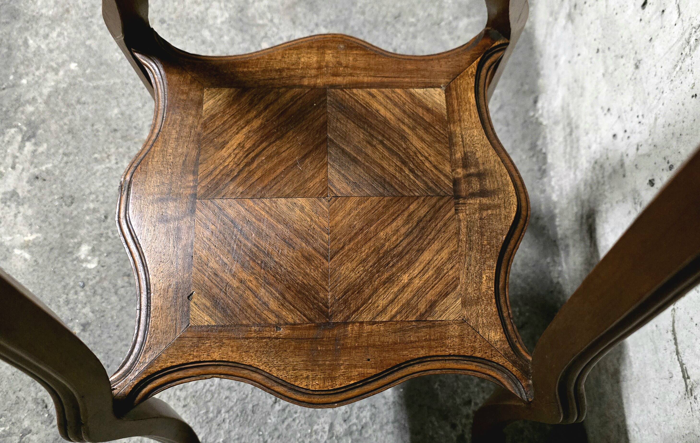 Art Nouveau High Walnut Stand - Jugendstil