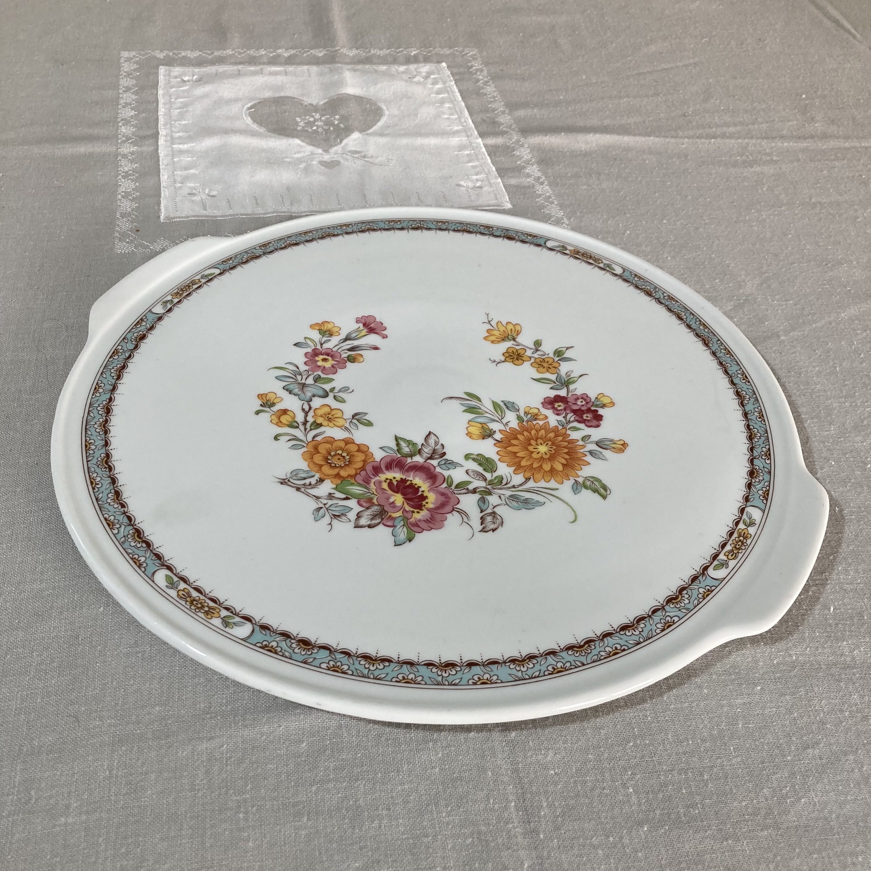 Pie dish for serving floral motifs Bavarian porcelain