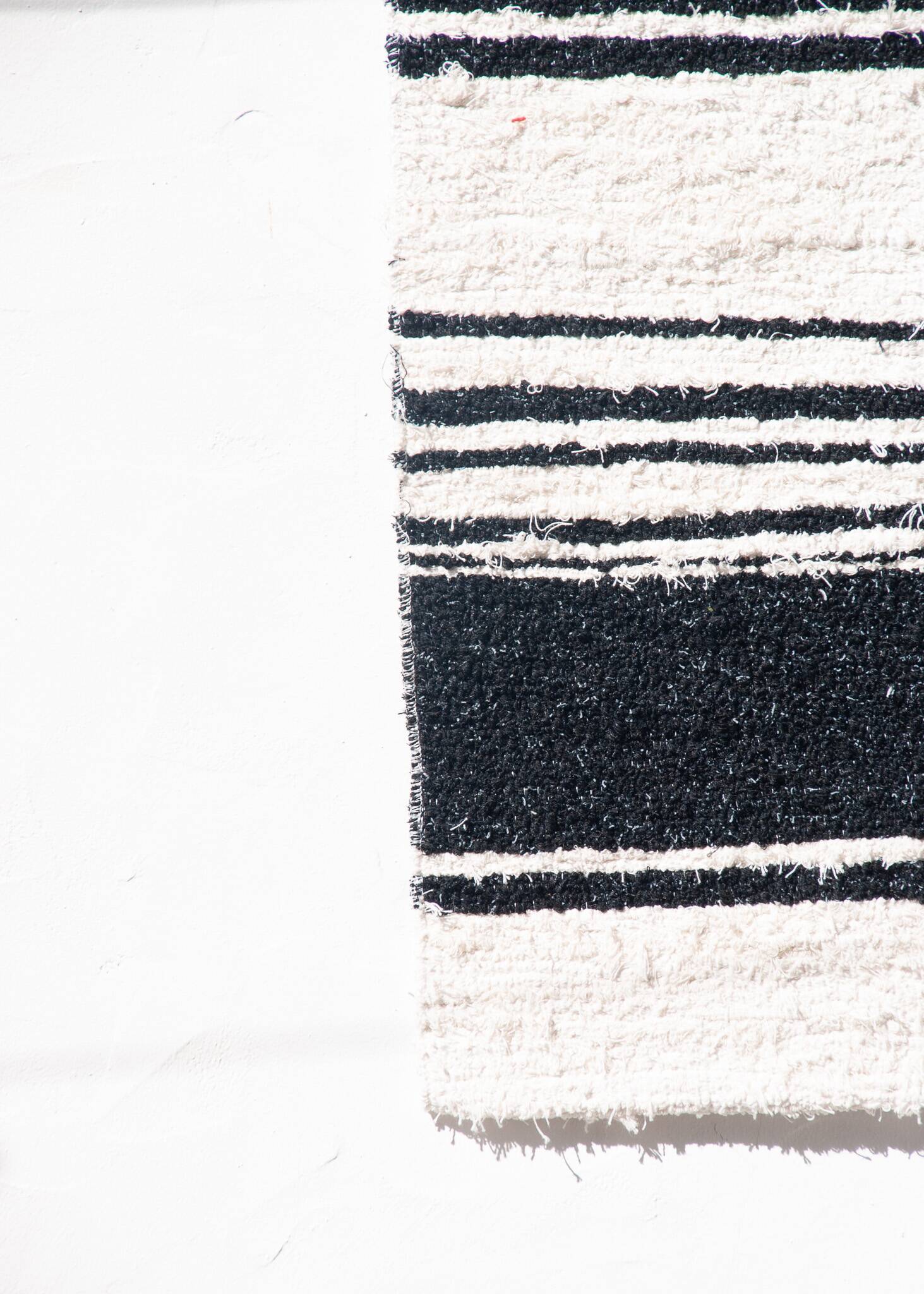 Handwoven recycled cotton rug - 40 x 60 cm