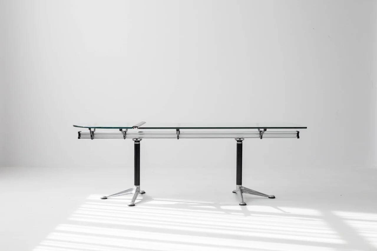 Le bureau emblématique Burdick Group de Bruce Burdick pour Herman Miller, années 1980.