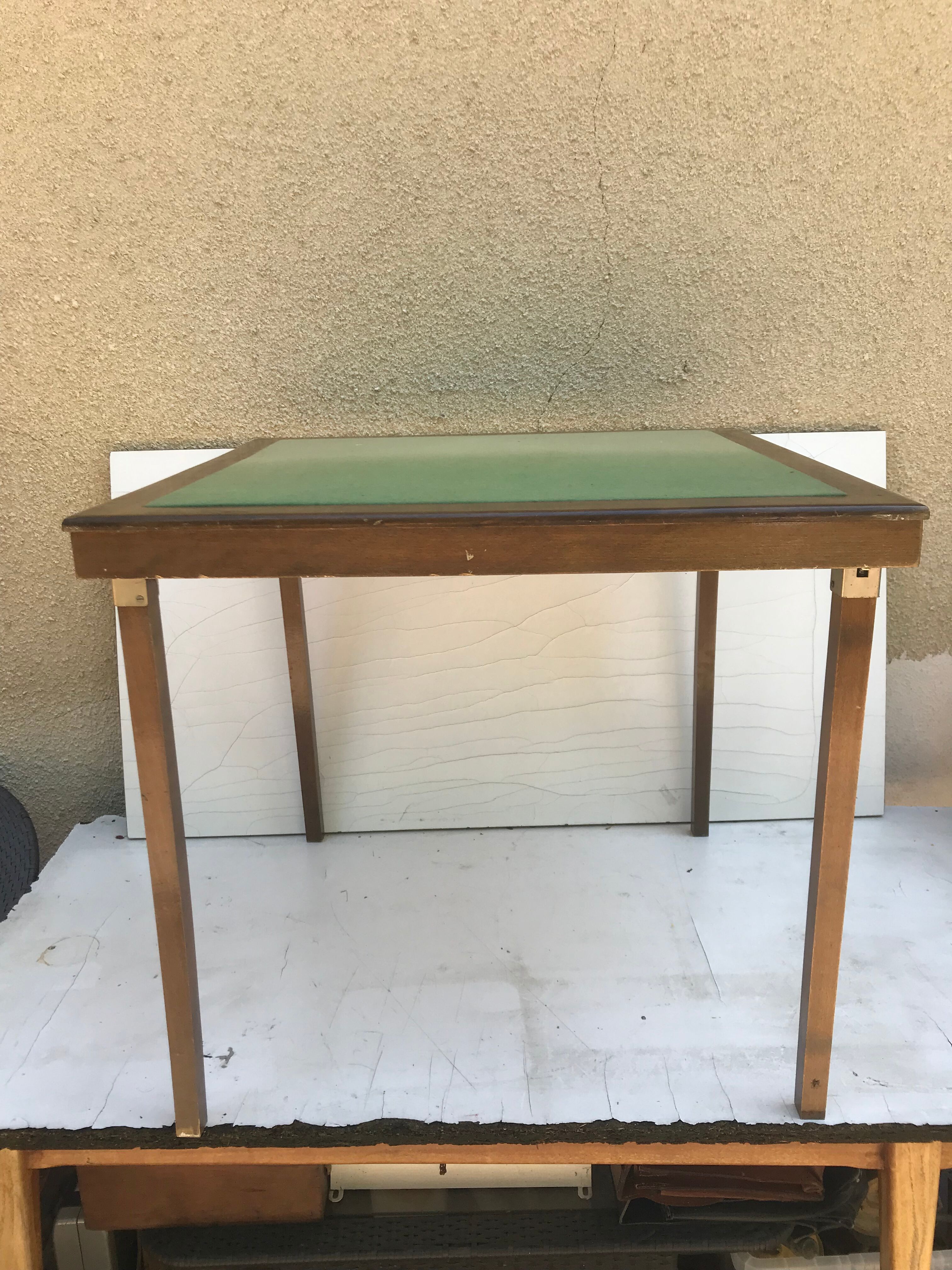 Ancienne table a jeu pliante marque meblutil et son plateau en feutrine verte vintage