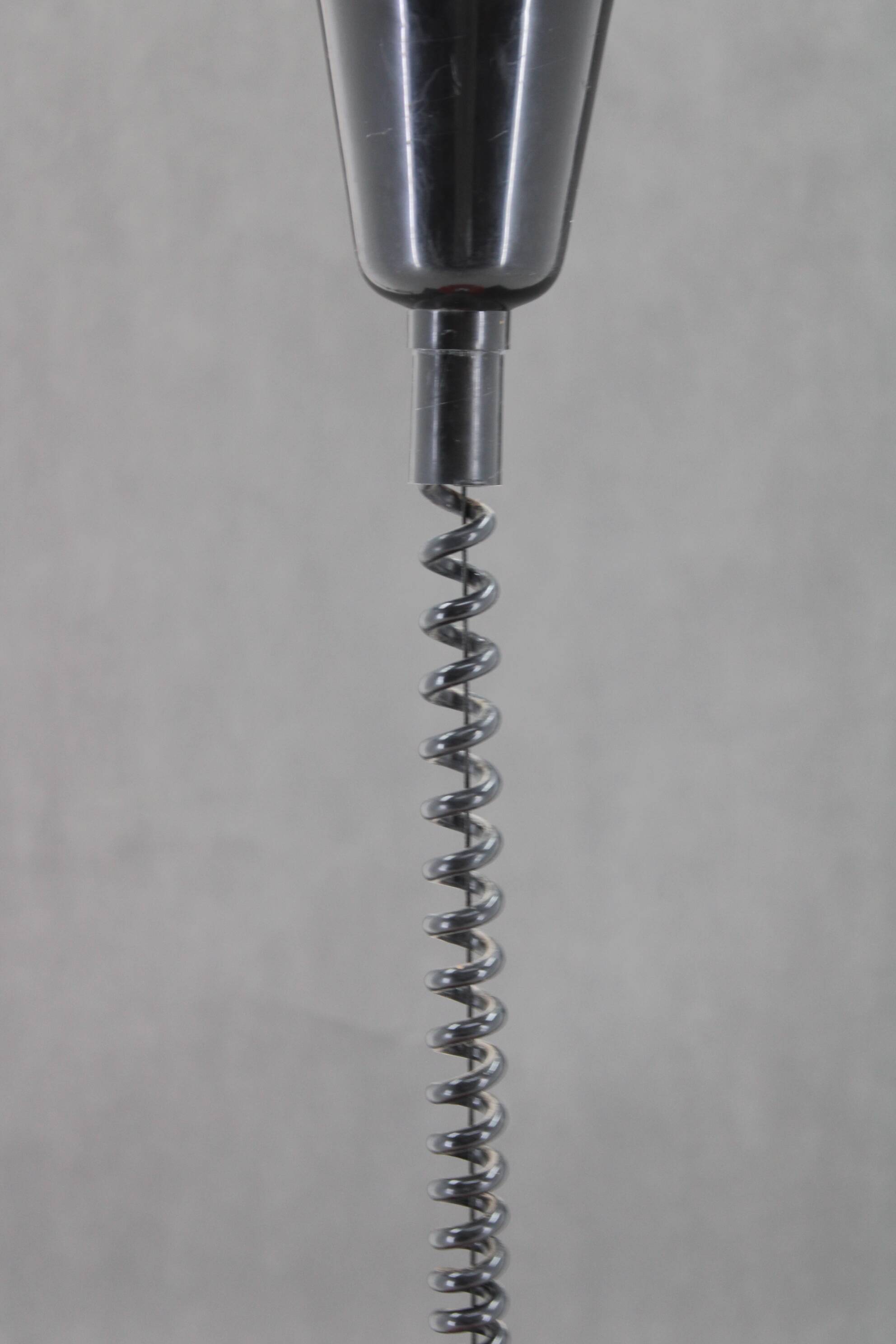 Suspension rouge Harvey Guzzini des années 1970 pour Meblo, Italie