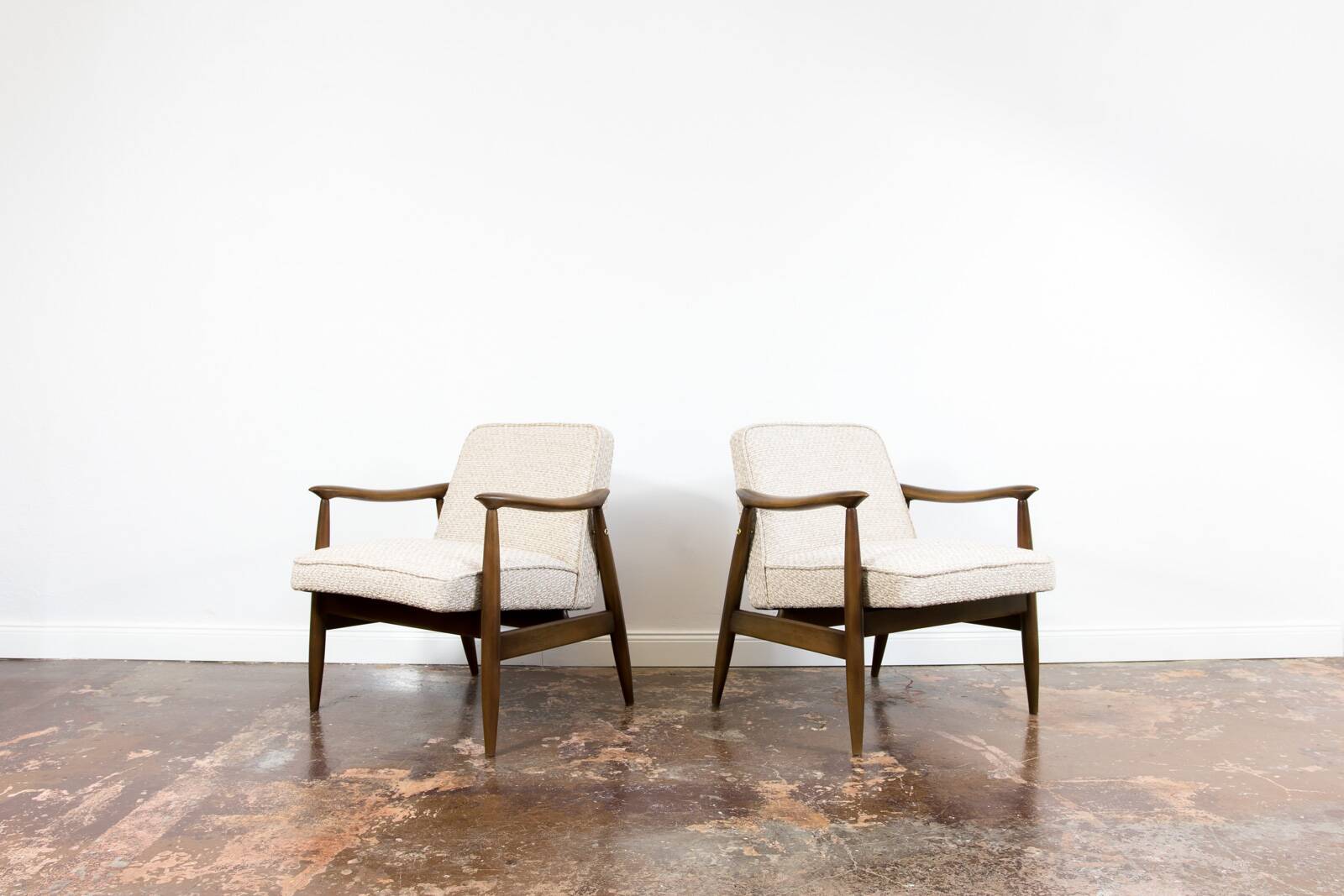 Pair of GFM-87 armchairs by Juliusz Kędziorek, GFM, Poland, 1960s