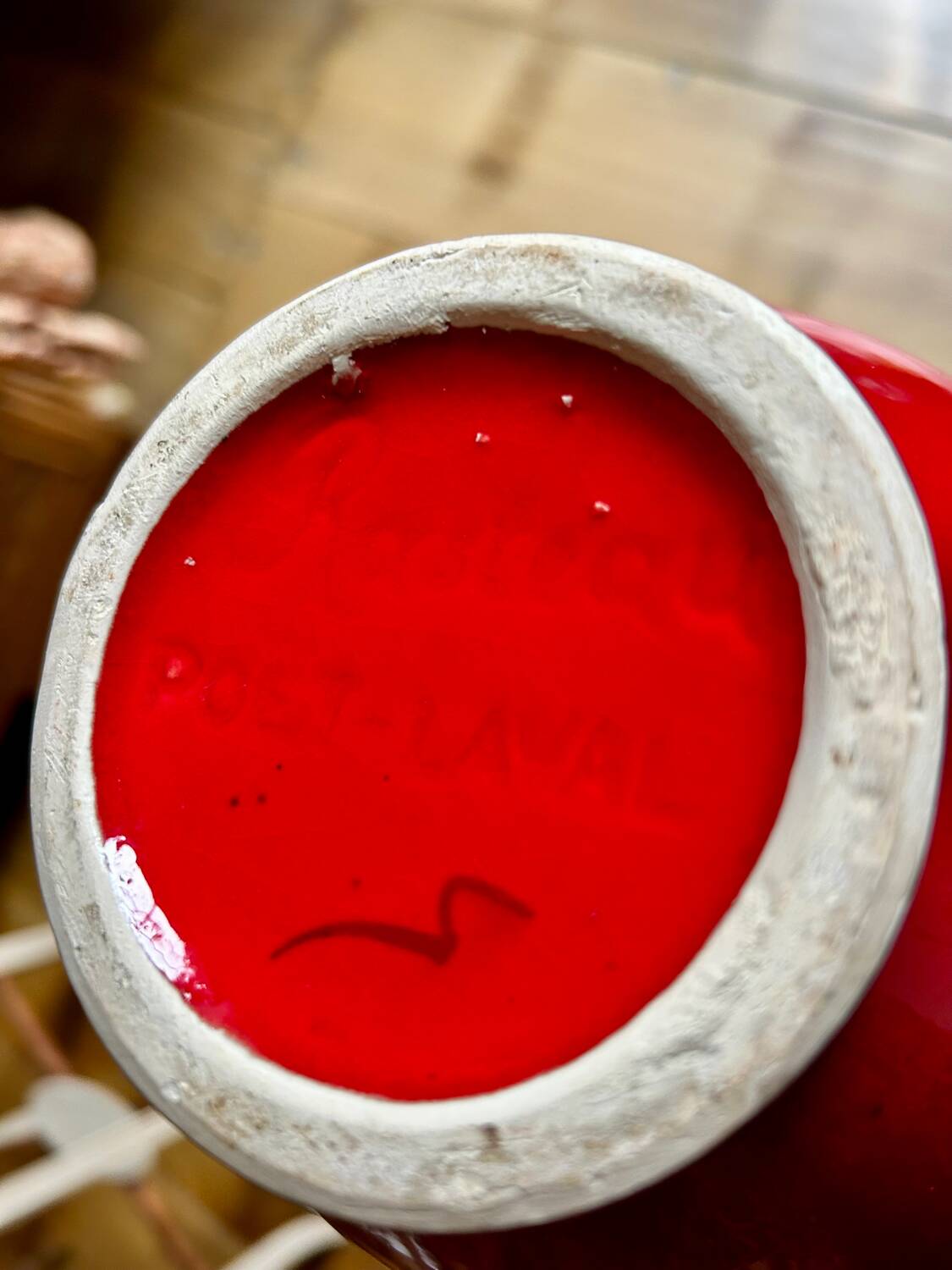 Pichet vernissé décor floral  Poët-Laval