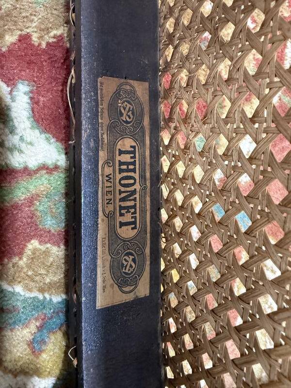 Suite de 6 chaises bistrot Thonet en cannage restaurées