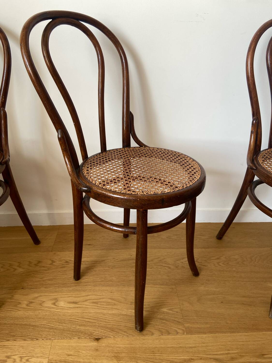 Chaises Bistro en cannage Mundus