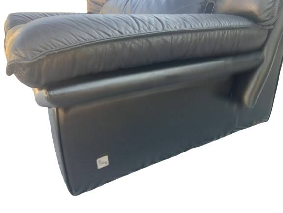 Vintage black leather sofa, 2 seater, Nicoletti Salotti