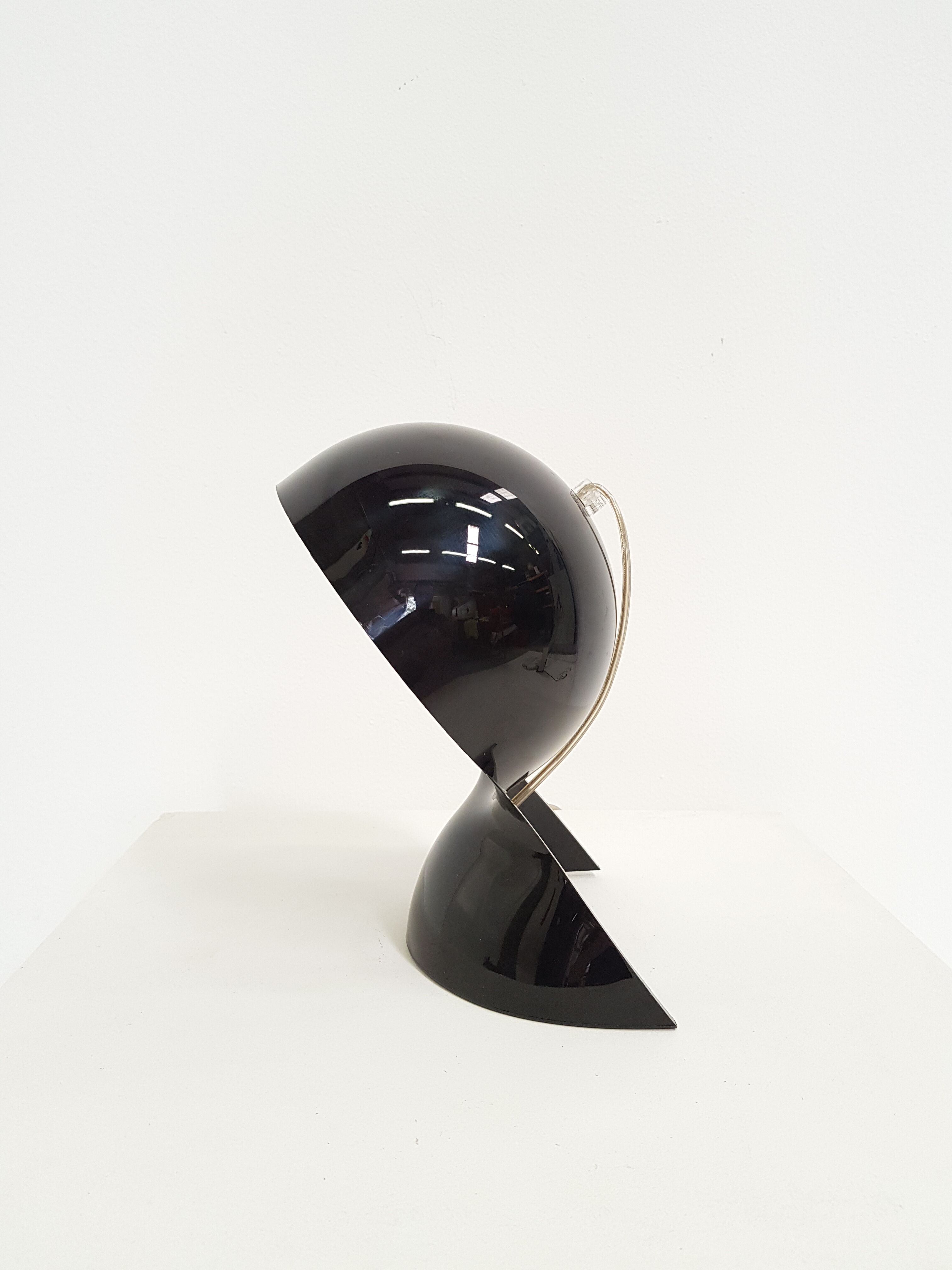 Dalu lamp by Vico Magistretti for Artemide