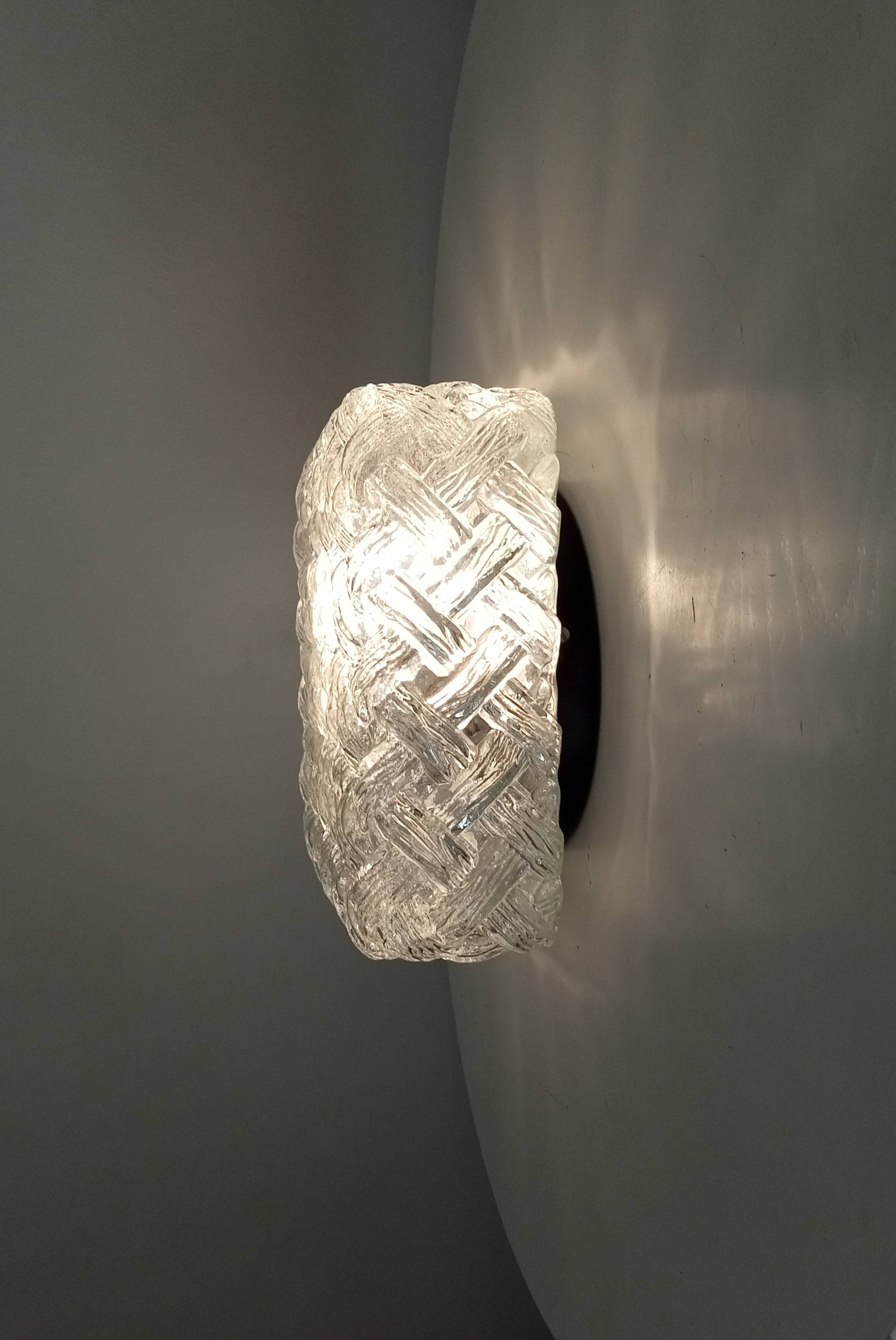 Scandinavian ceiling/wall light in structured glass from the 70s