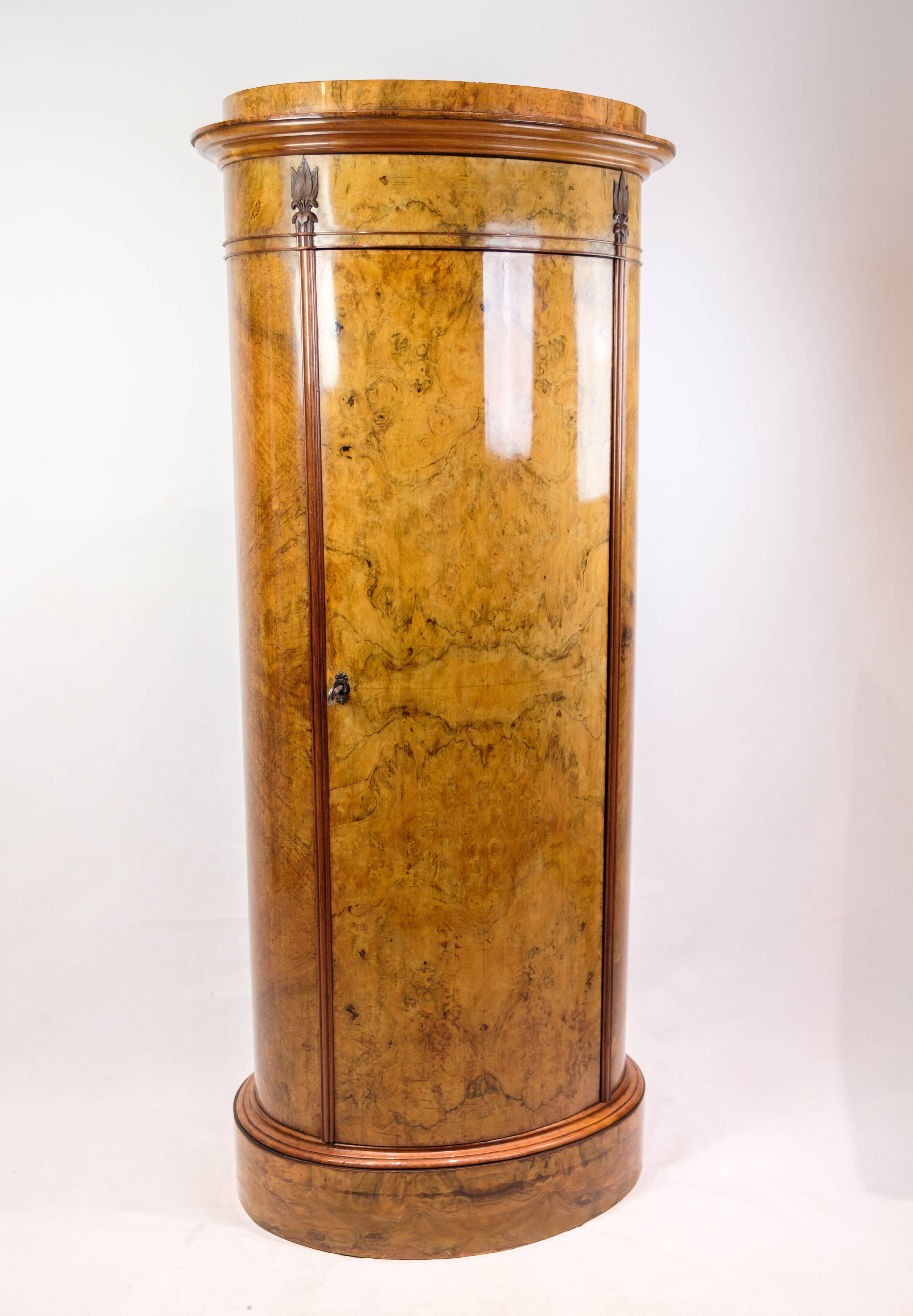 Oval pedestal cabinet - Walnut - Hand polished - Year 1840s
