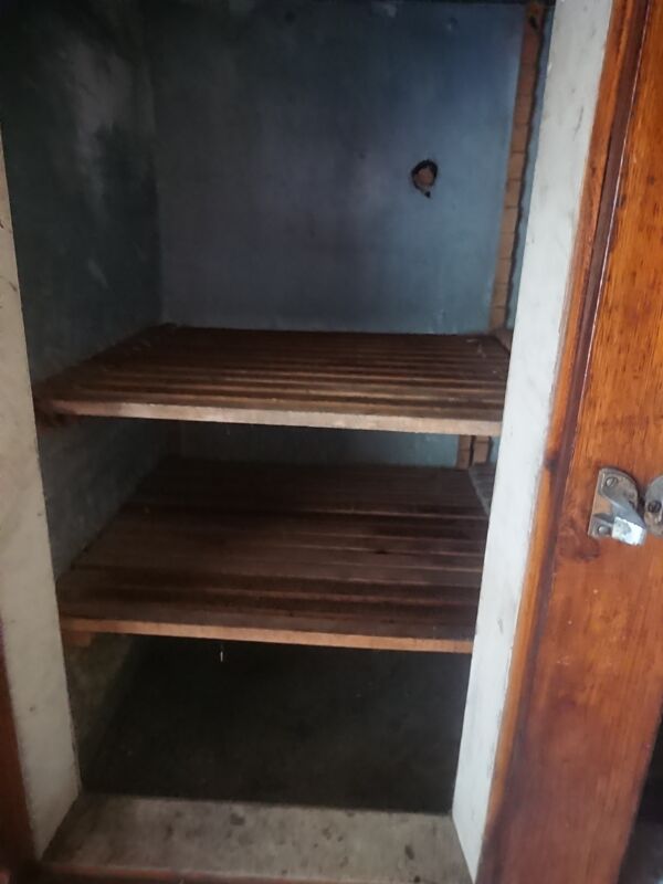 Frigidaire et glaciere de boucher