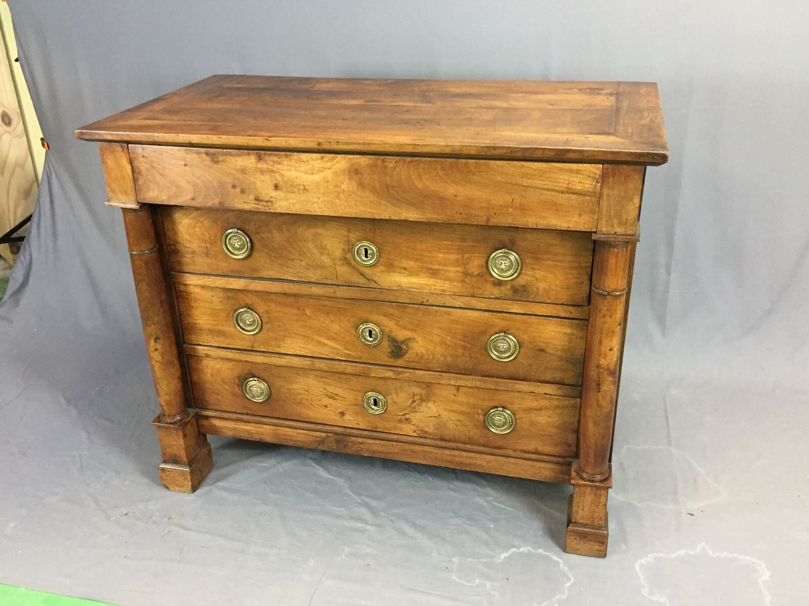 Commode époque empire début xixème en noyer