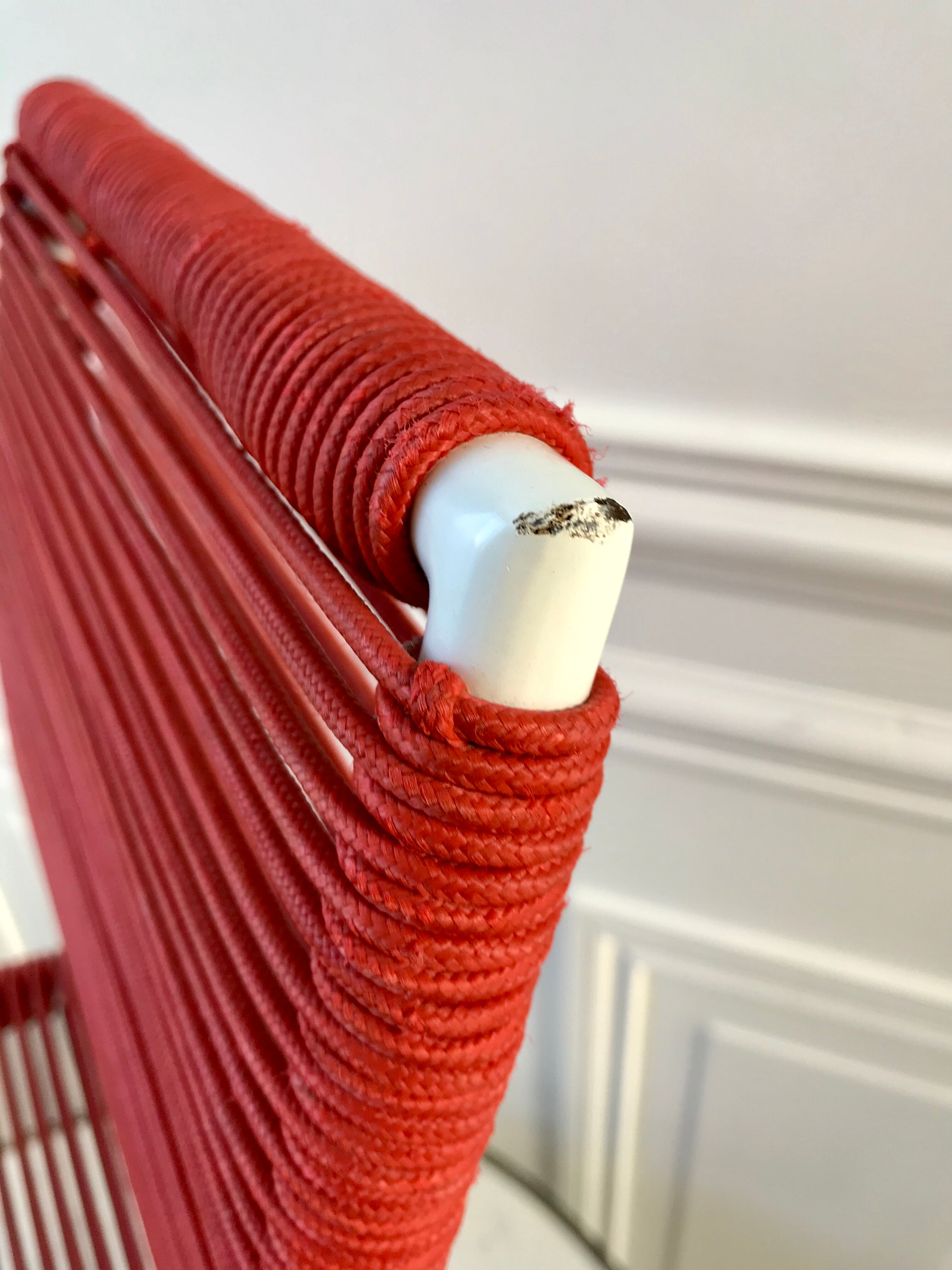 Red children's chair in rope 60s-70s