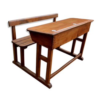 Child desk