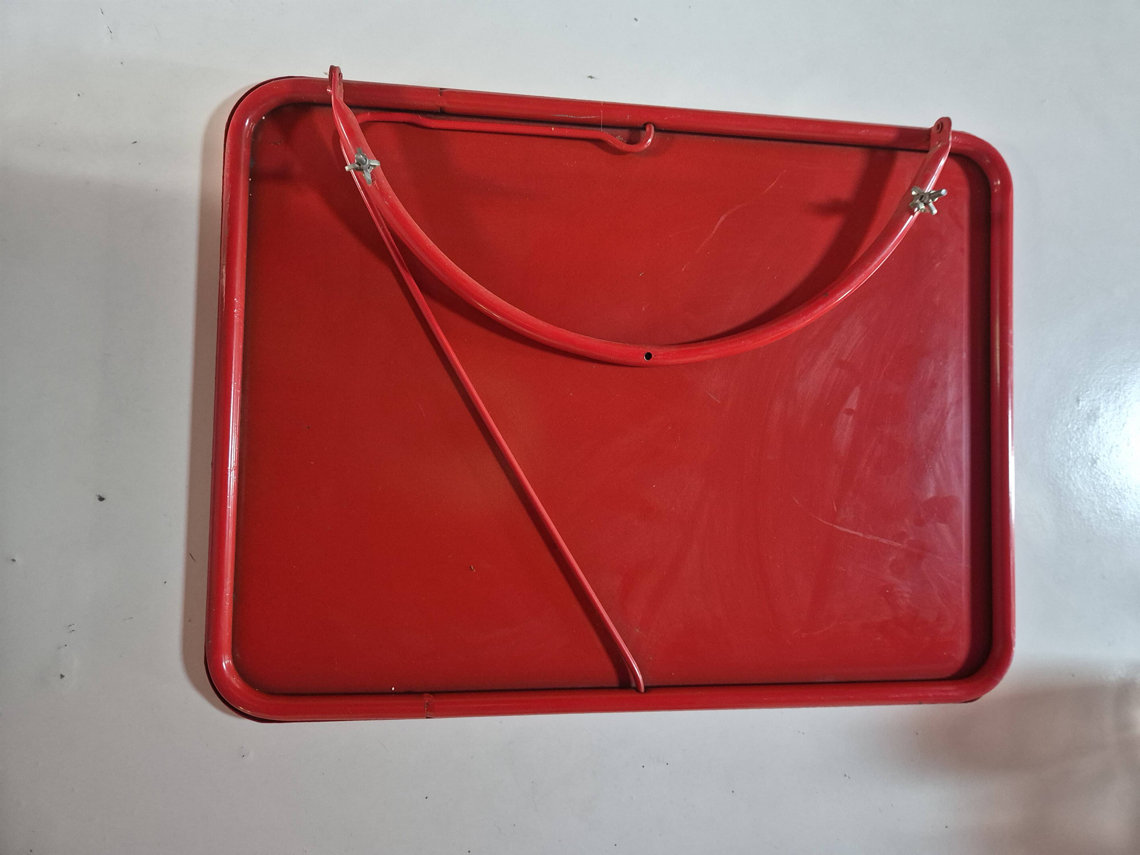 table pliante mural en metal rouge vintage