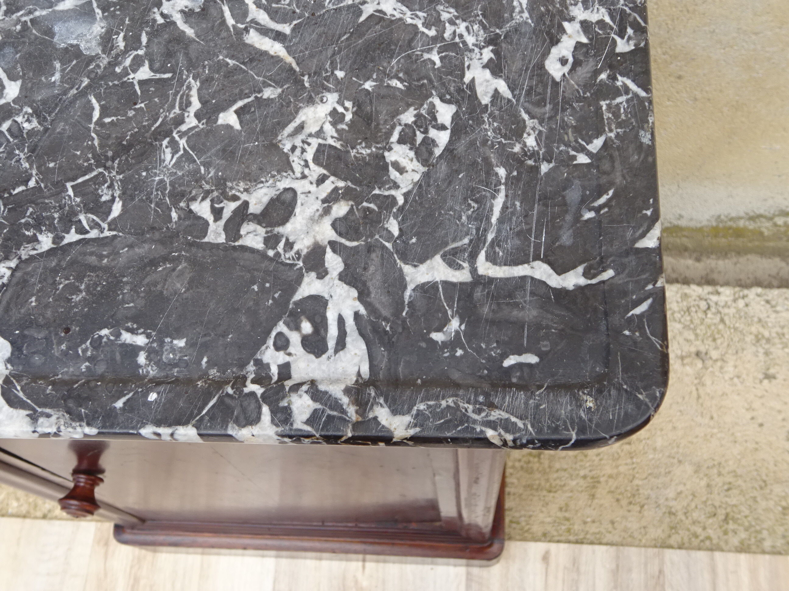 Louis-Philippe bedside in flamed mahogany