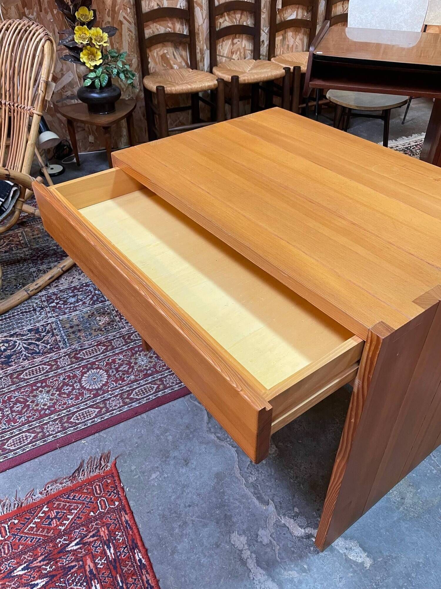 Vintage desk designed by Roland Haeusler for Regain, 1980s.