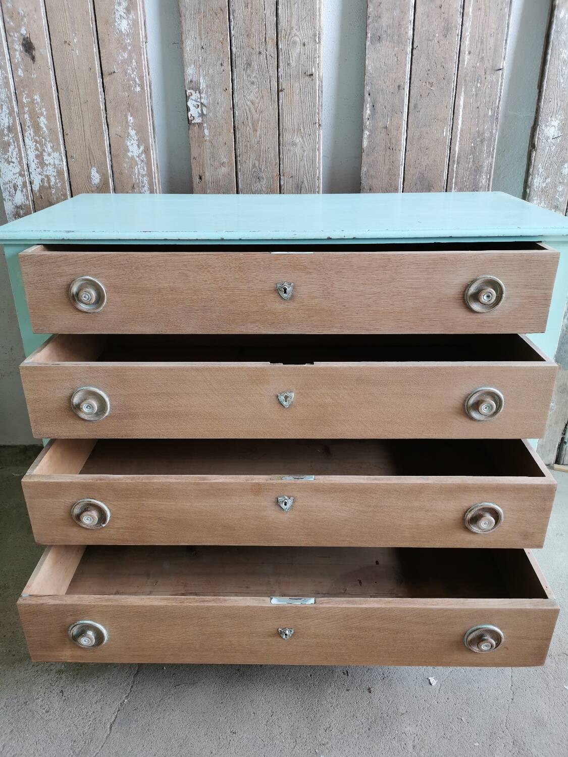 Antique chest of drawers