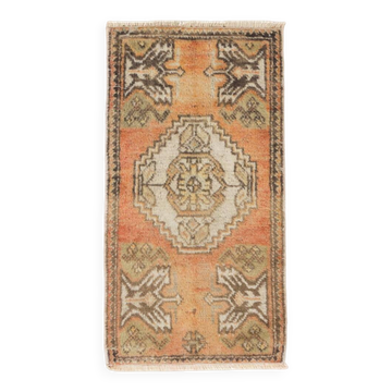 Handmade Accent Rug. Vintage Door Mat. Turkish Seat Cover. Entryway Mat. Kitchen Rug