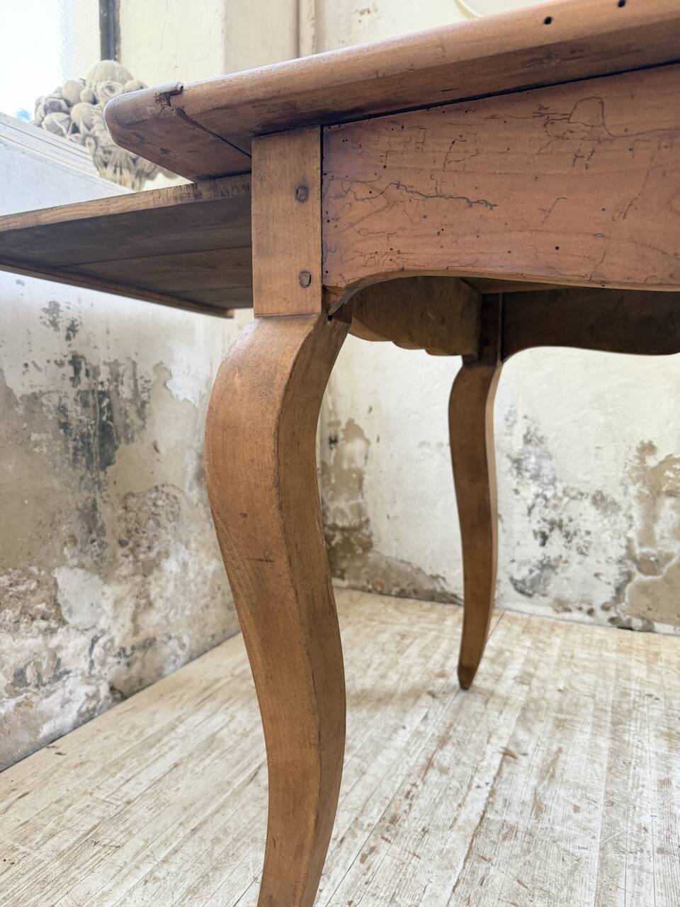 Table campagne provençale style Louis XV merisier