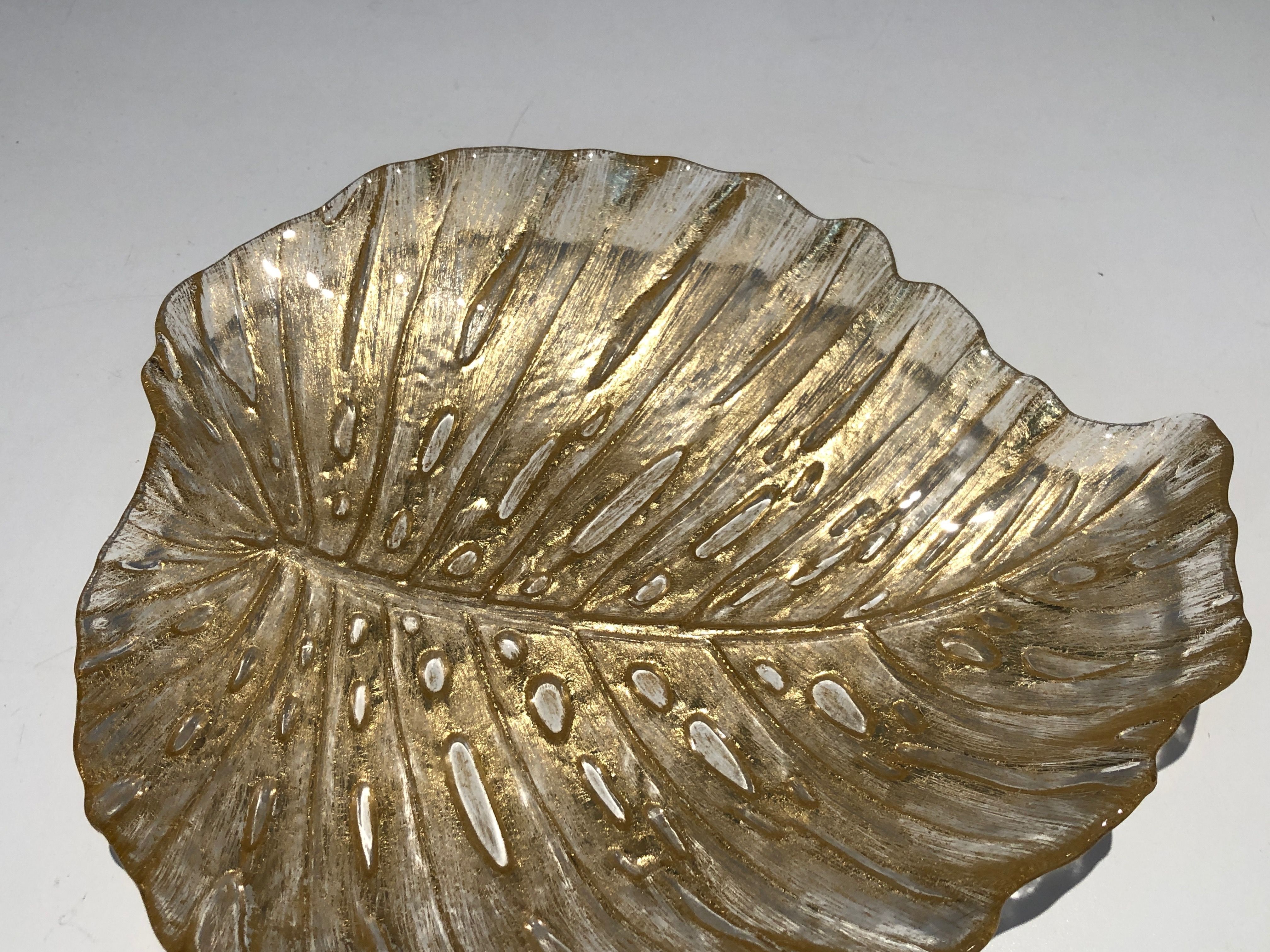 Leaf-shaped ashtray in Murano crystal