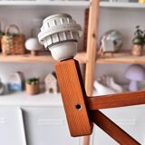 Extendable wooden wall lamp