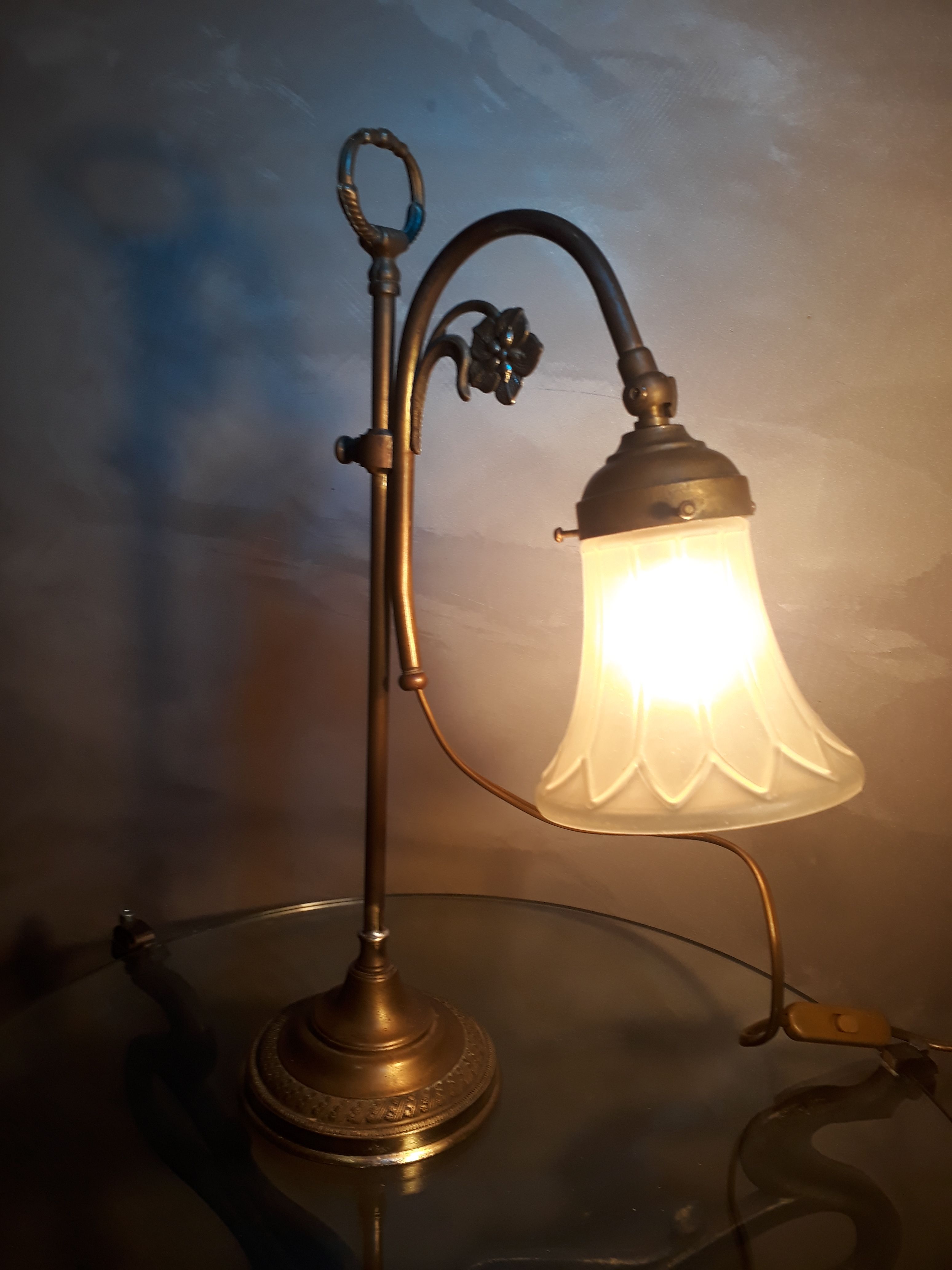 1900 beautiful brass desk lamp patina with its tulip art deco 44x25cm,