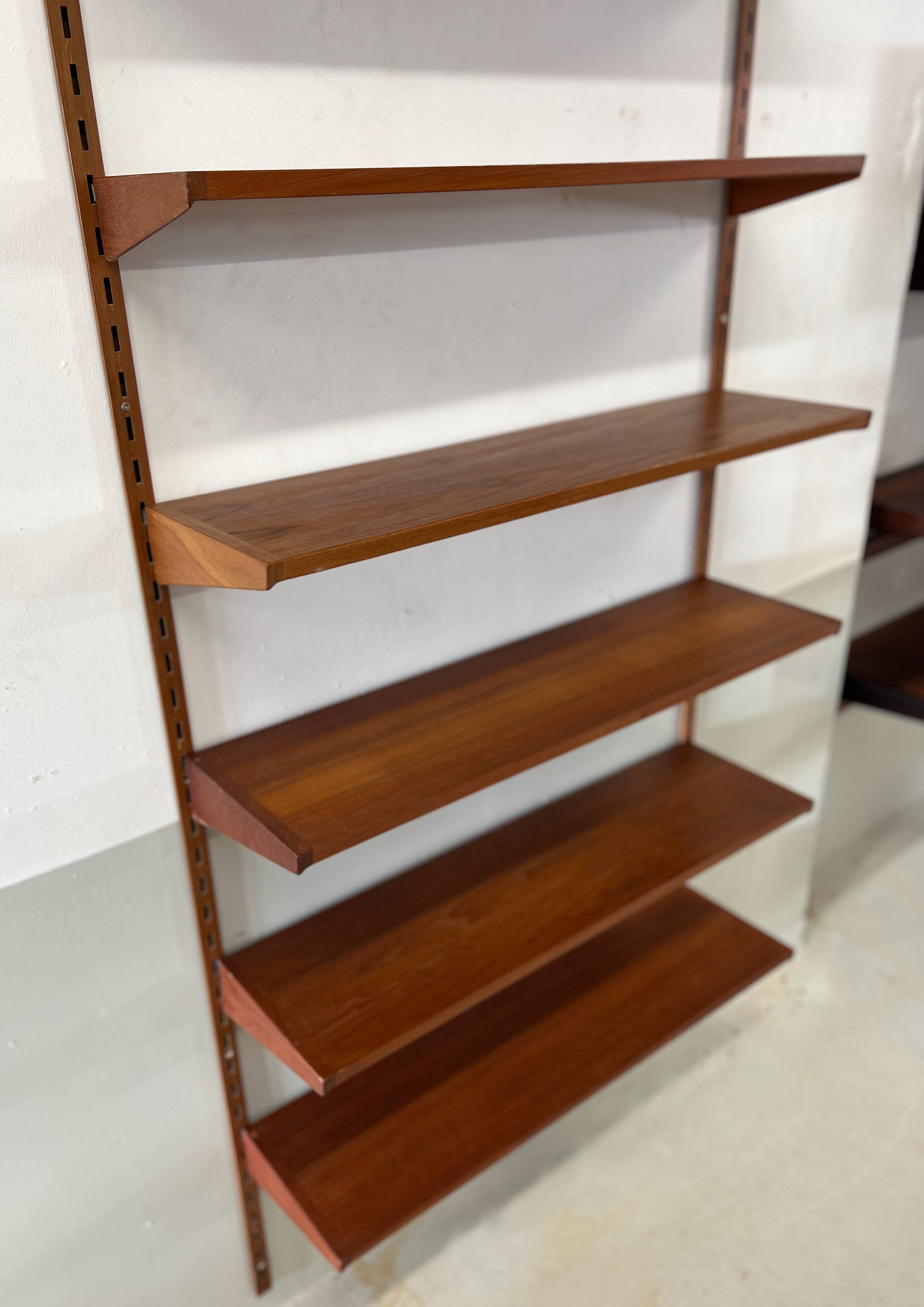 Kai Kristiansen Teak Shelving System, Felballes Møbler. Set of 8.