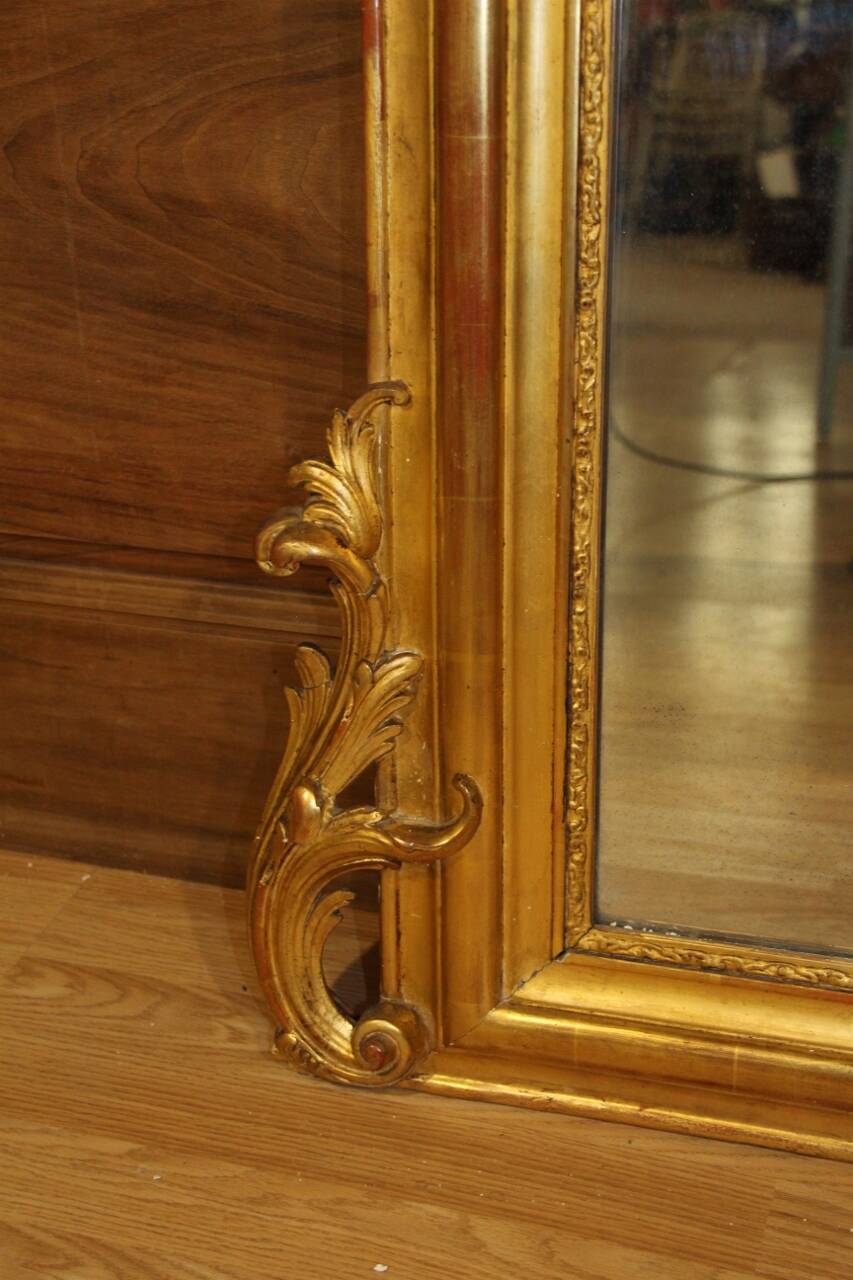 Louis Philippe mirror decorated with Putti