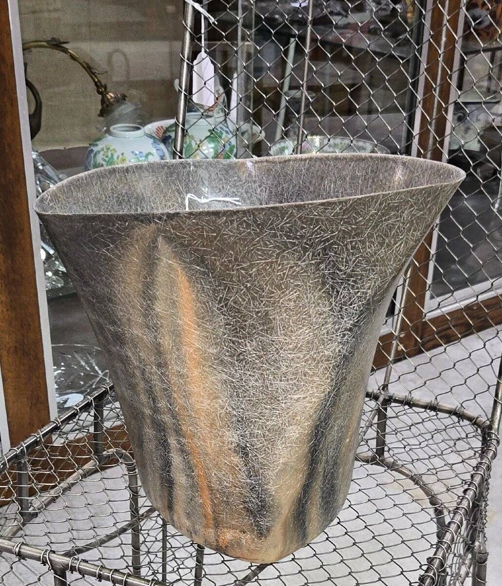 Design office wastebasket in fibreglass