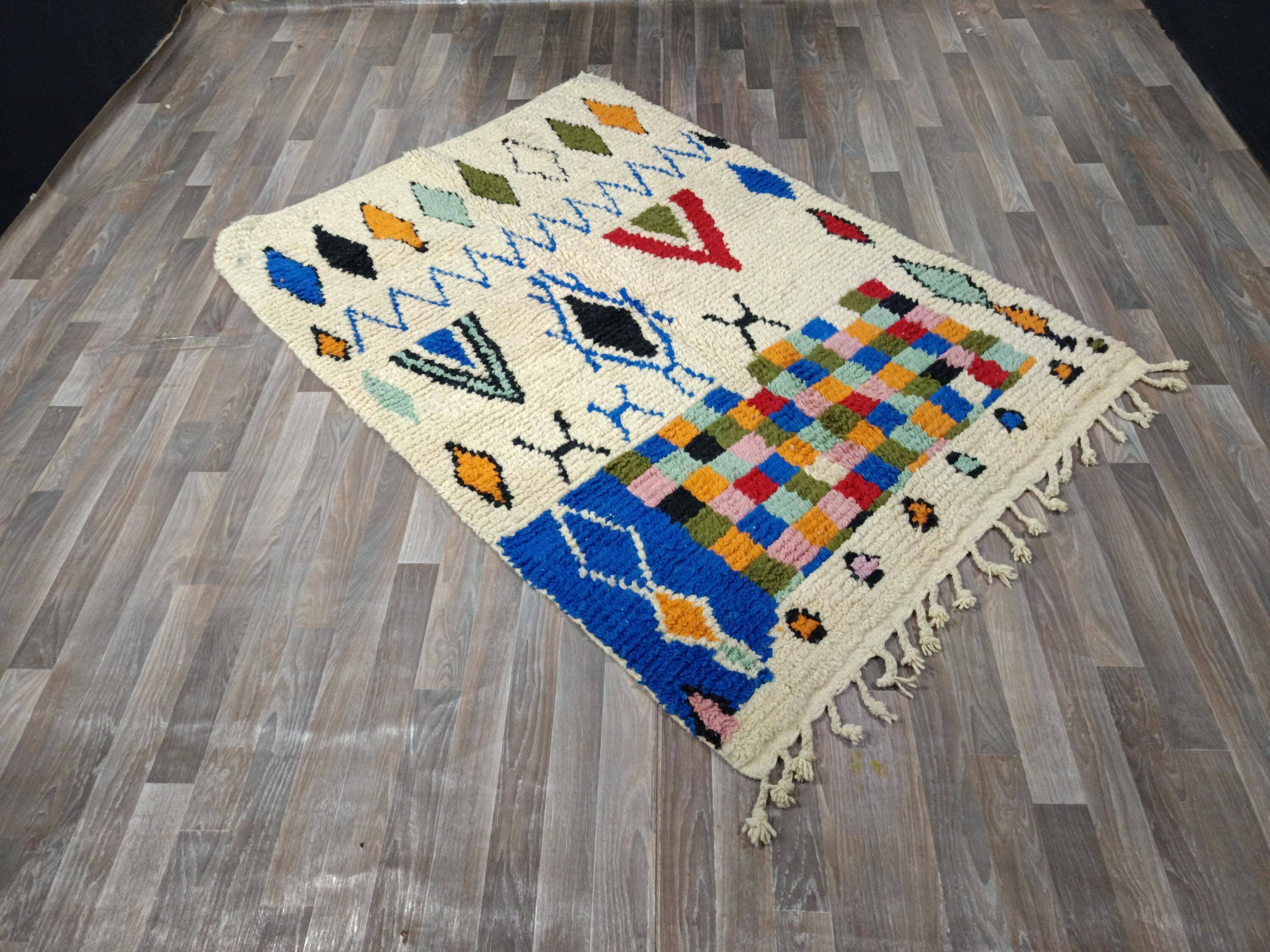 Traditional handmade carpet 250cm x 150cm Moroccan
