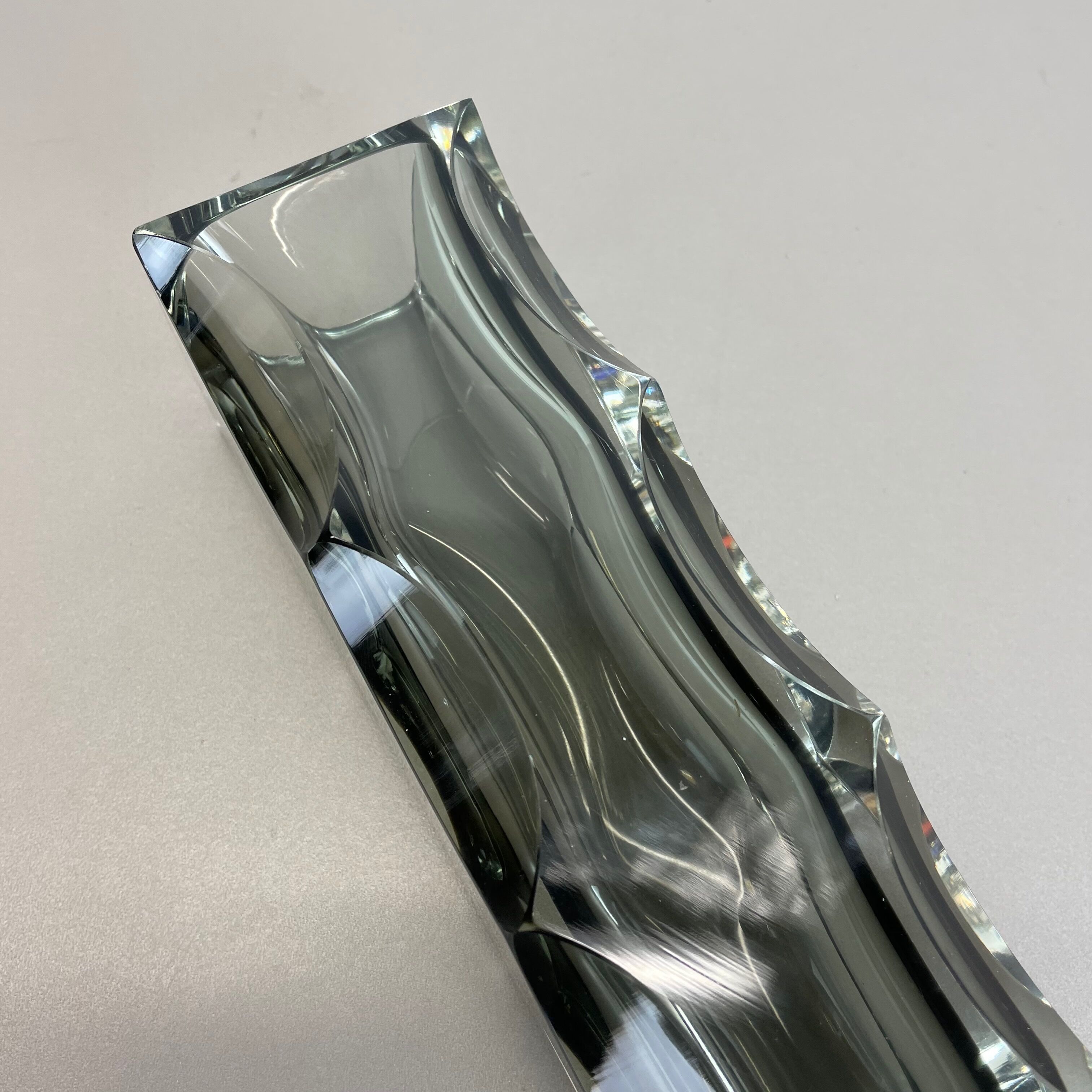 Extra Large Mandruzzato Faceted Glass Sommerso Vase Made in Murano, Italy 1970s