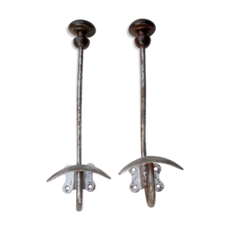 Double hooks in metal and wood