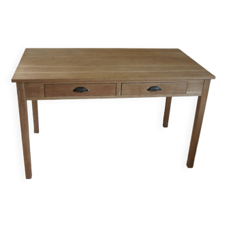 Farm table