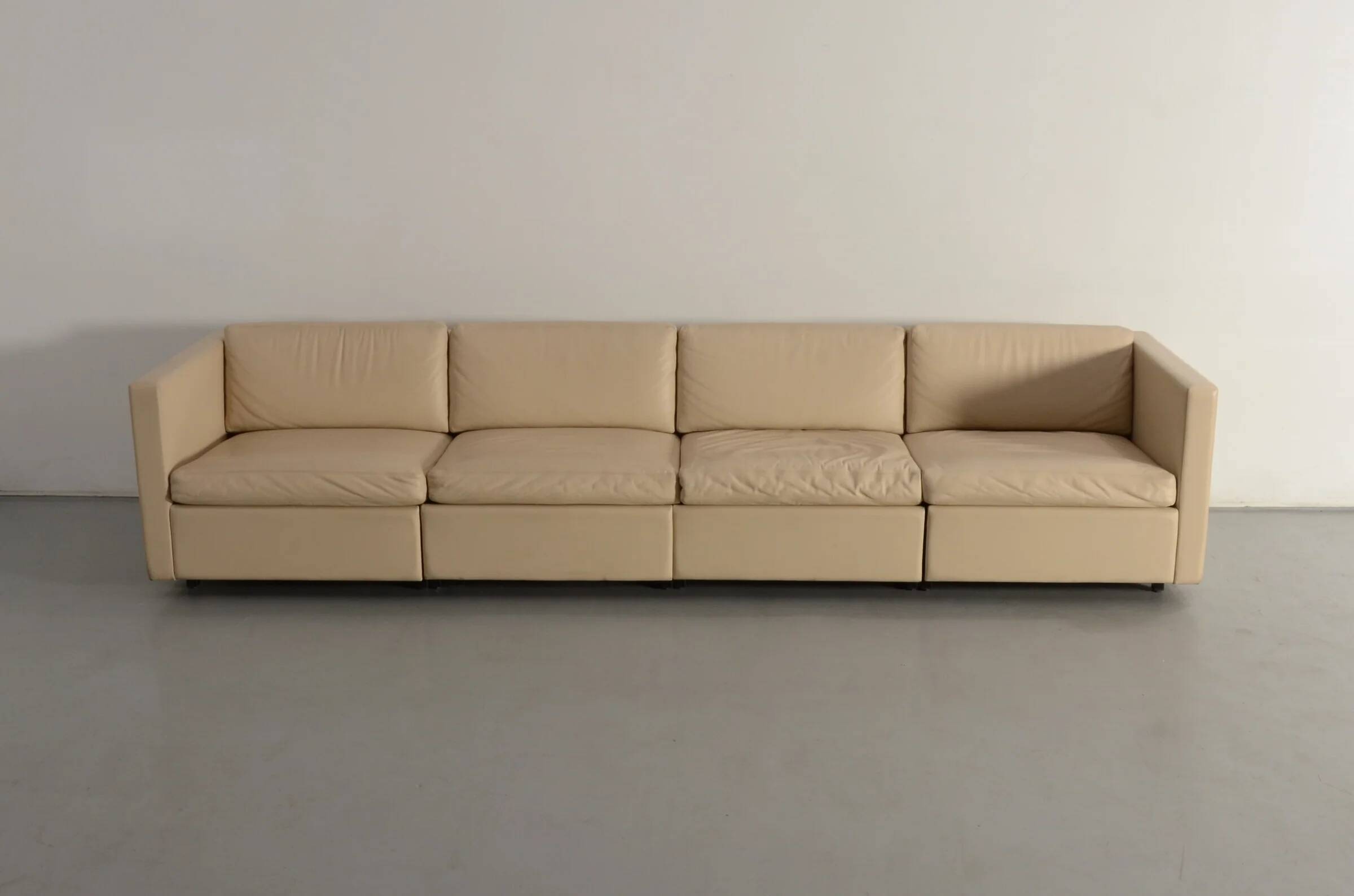 Charles Pfister for Knoll mid-century white leather sofa and 4 x cube club chairs