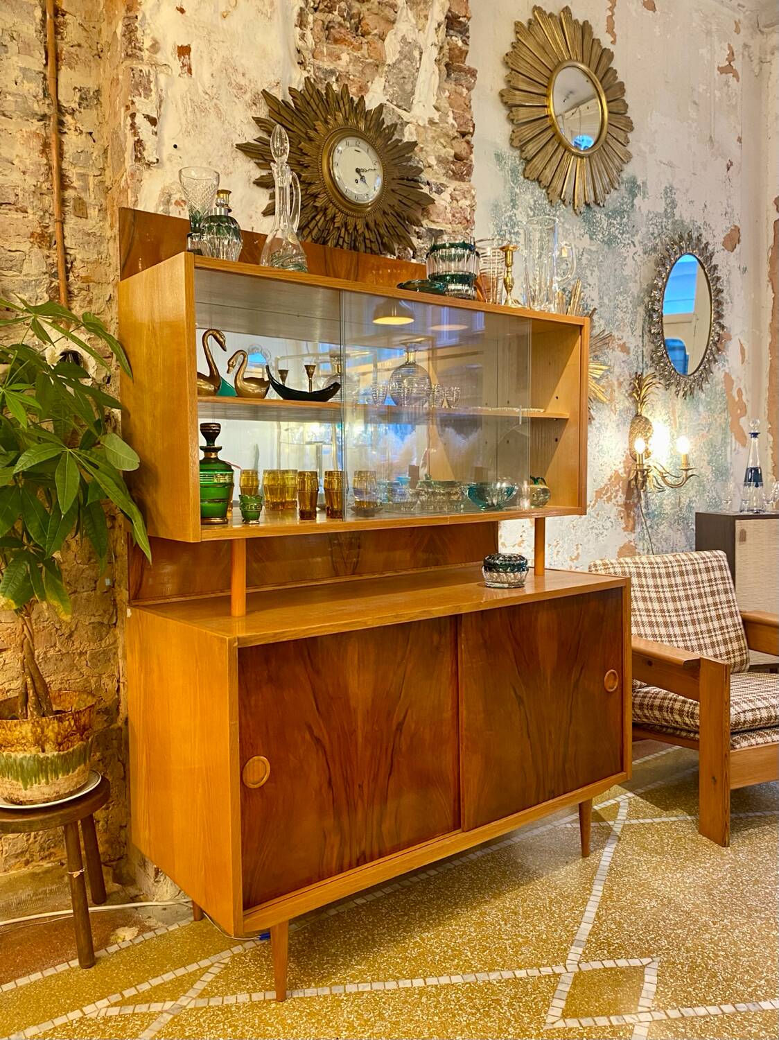 Buffet / Vitrine / Vaisselier deux corps vintage 1960
