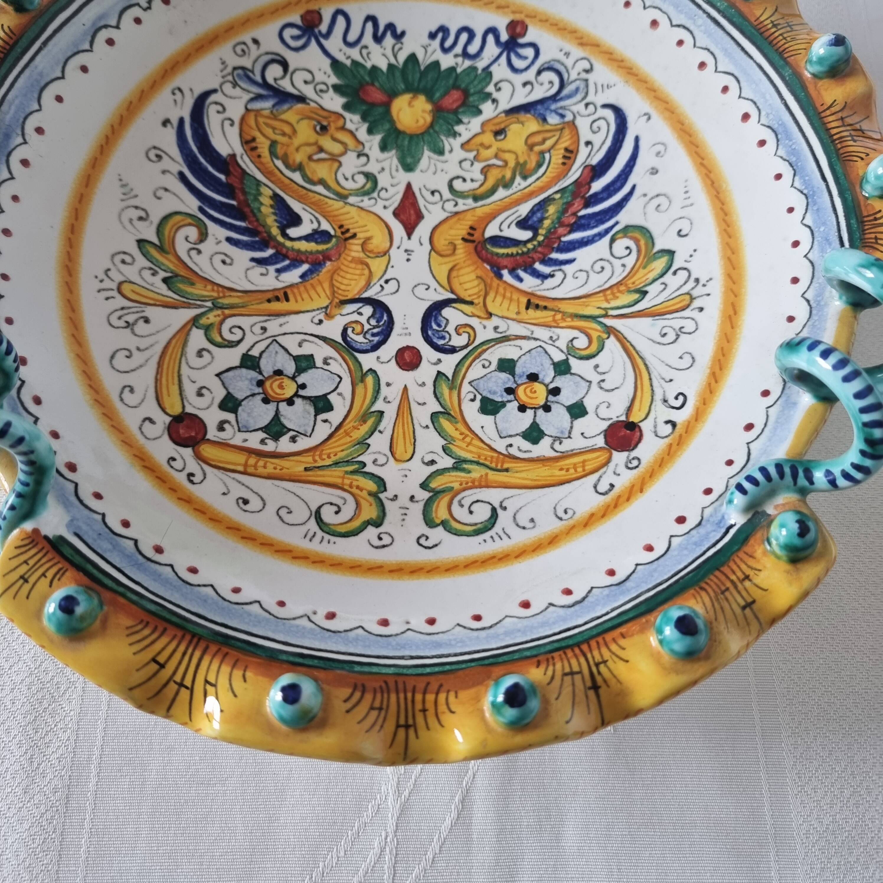 Beautiful Italian ceramic Deruta bowl or compote dish, made and pe
