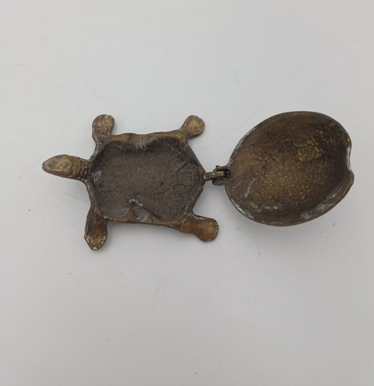 Brass ashtray turtle