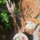 Fauteuil emmanuelle vintage et 2 poufs