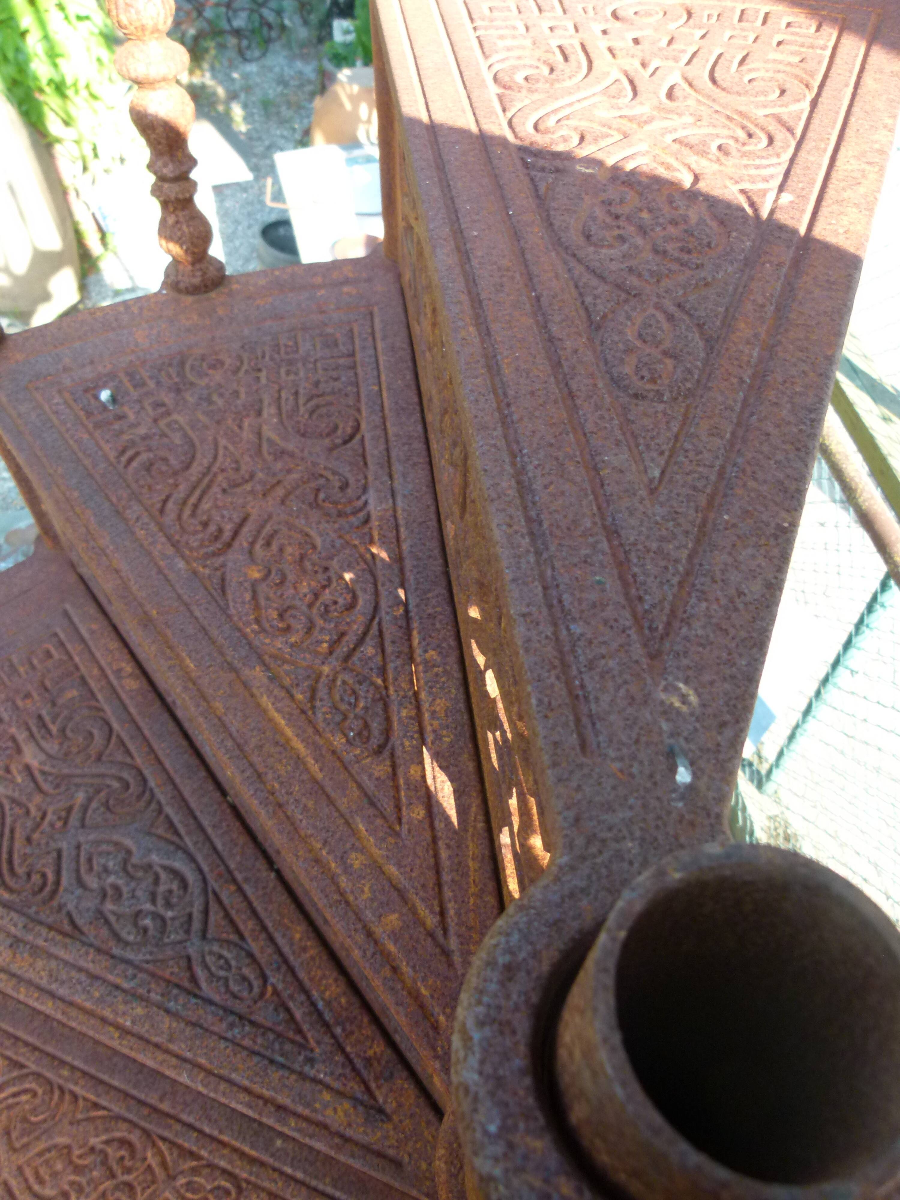 Spiral staircase in cast iron XXth