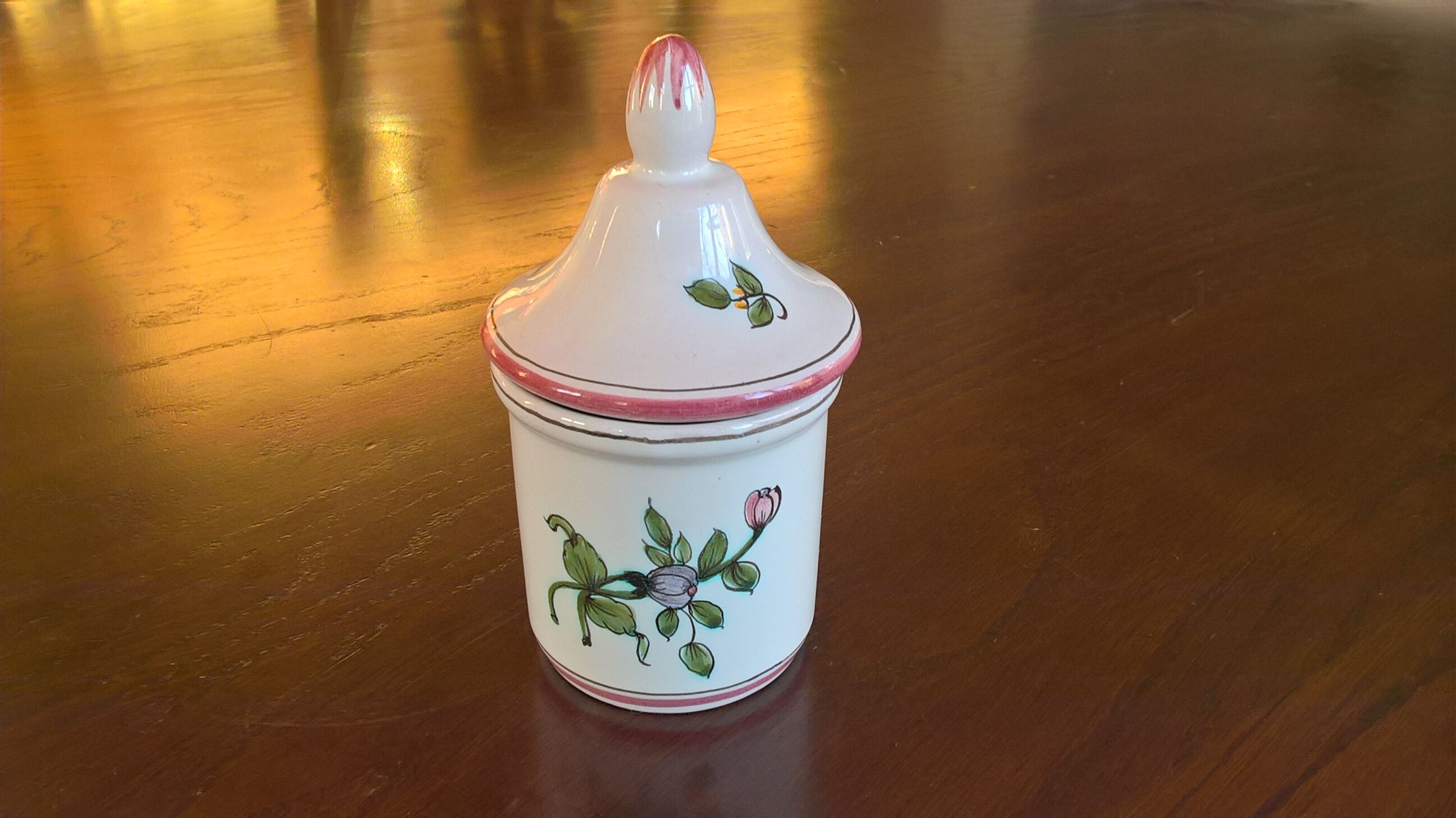 Lallier de Moustiers earthenware box