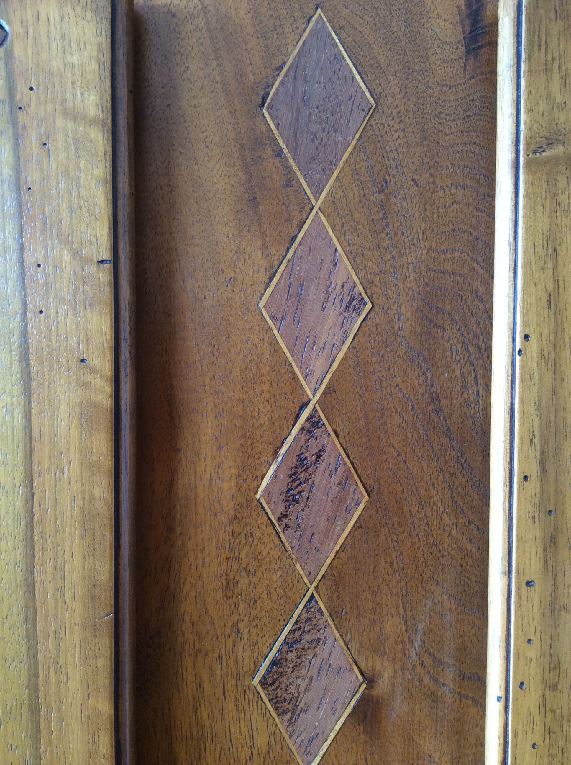 Armoire ancienne Alsacienne marquetée