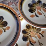 Set of 8 Gien plates