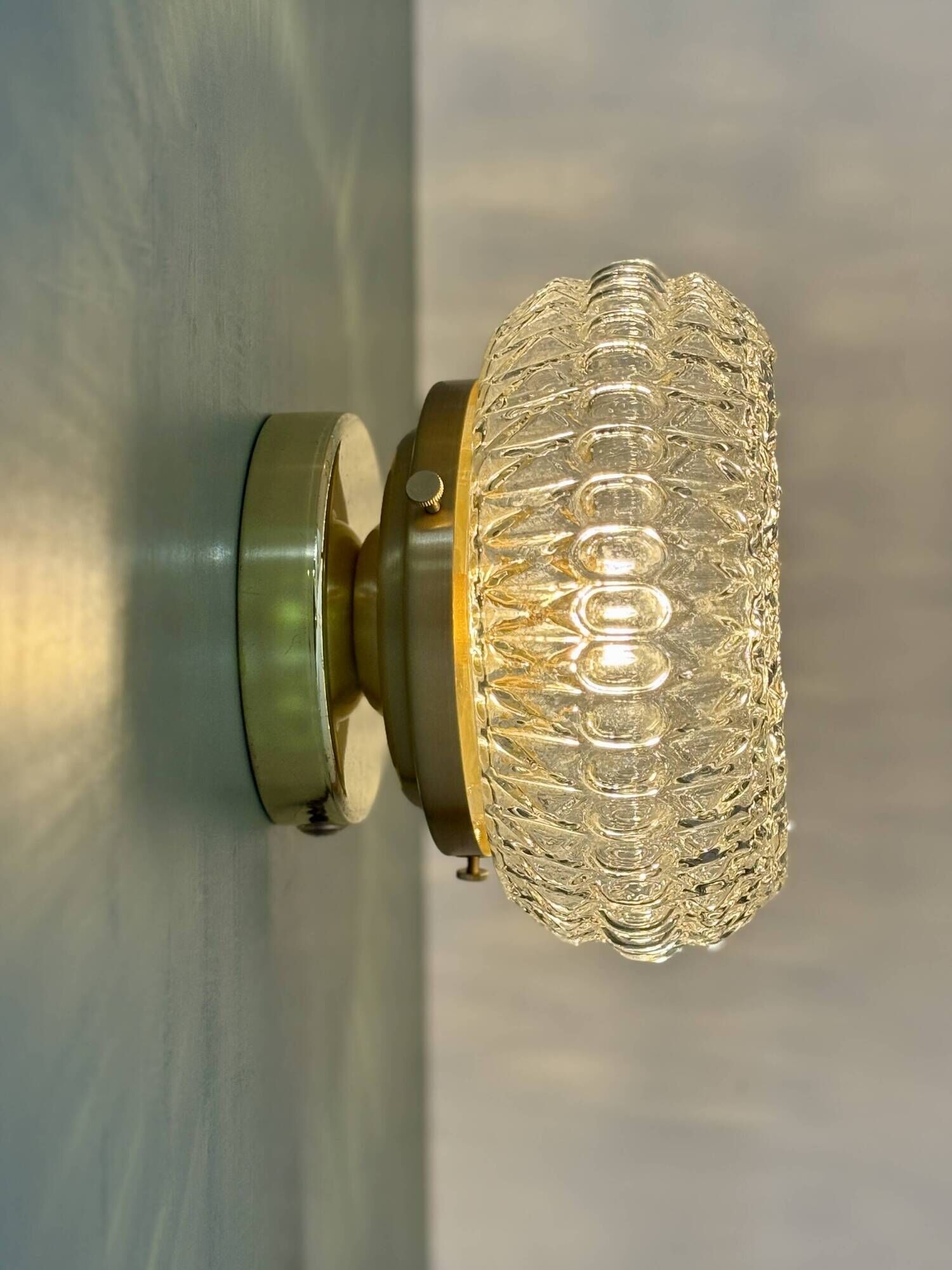 Vintage glass moulded globe wall or ceiling light (PLAFF1)