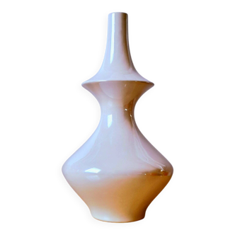 Vase en céramique blanche